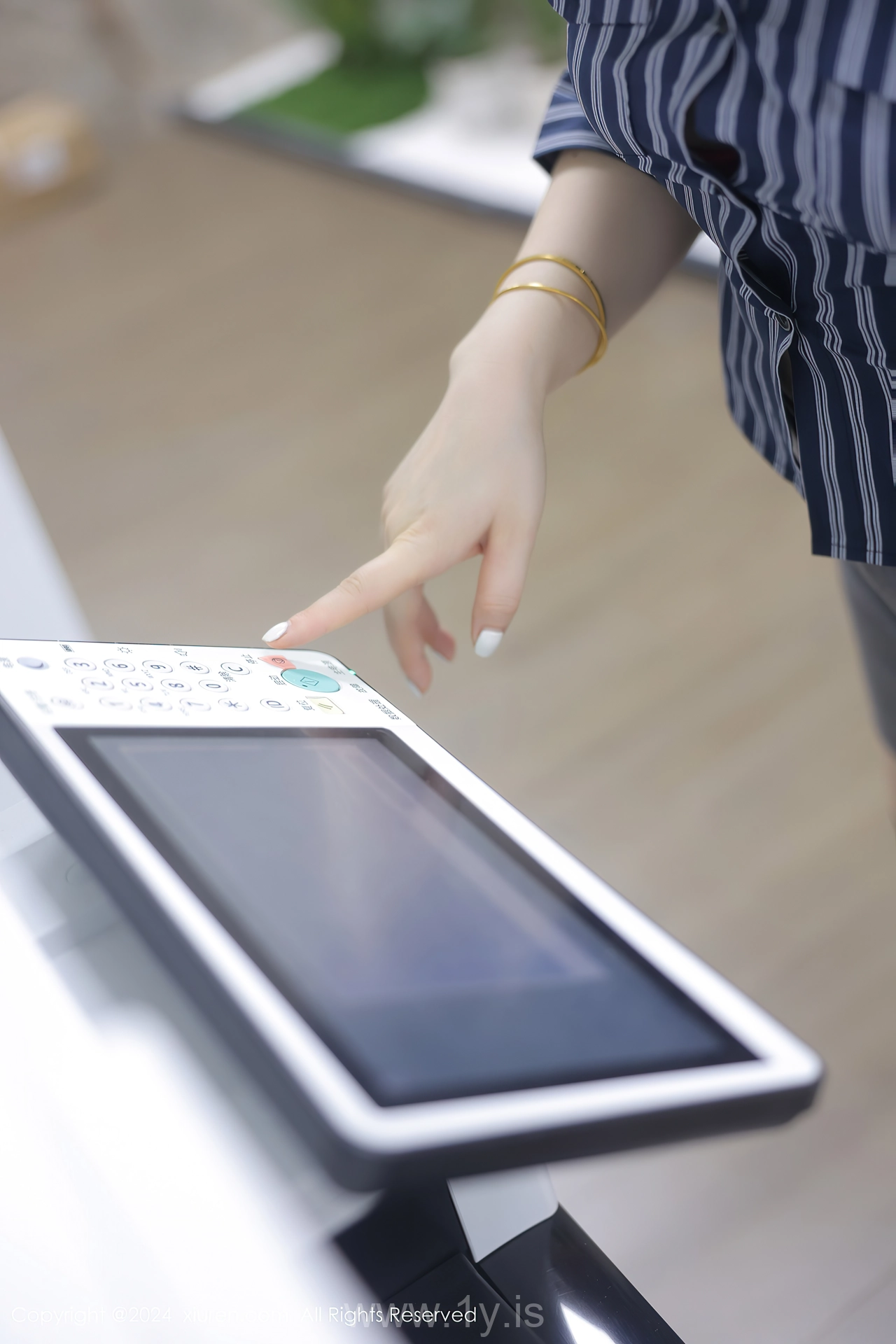 XIUREN(秀人网) No.8971 Classy & Charming Asian Nymph 诗诗kiki