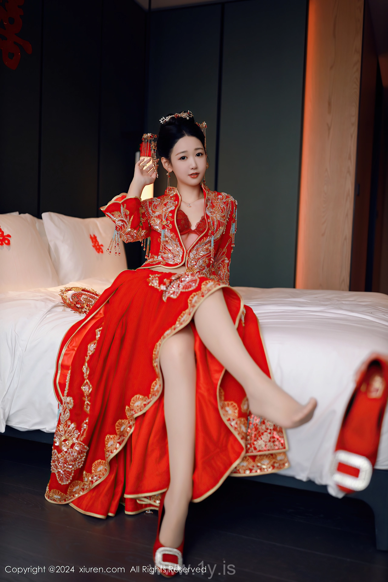 XIUREN(秀人网) No.8972 Luminous Asian Queen 唐安琪