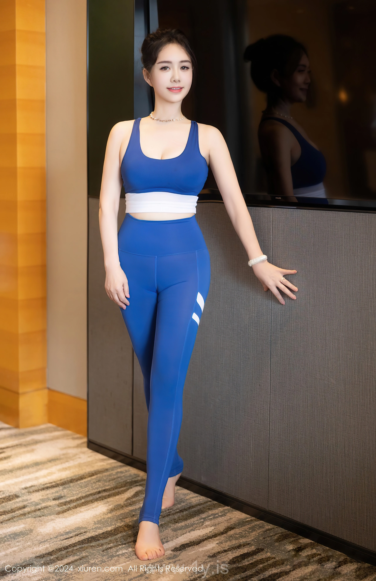 XIUREN(秀人网) No.8977 Mesmerizing & Irresistible Chinese Beauty Queen 吴怡怡