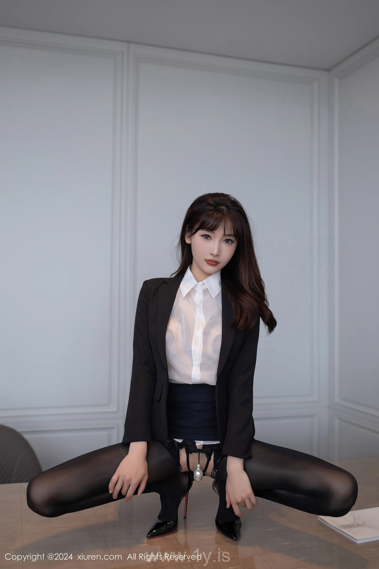 XIUREN(秀人网) No.8988 Pretty Chinese Maiden 陆萱萱