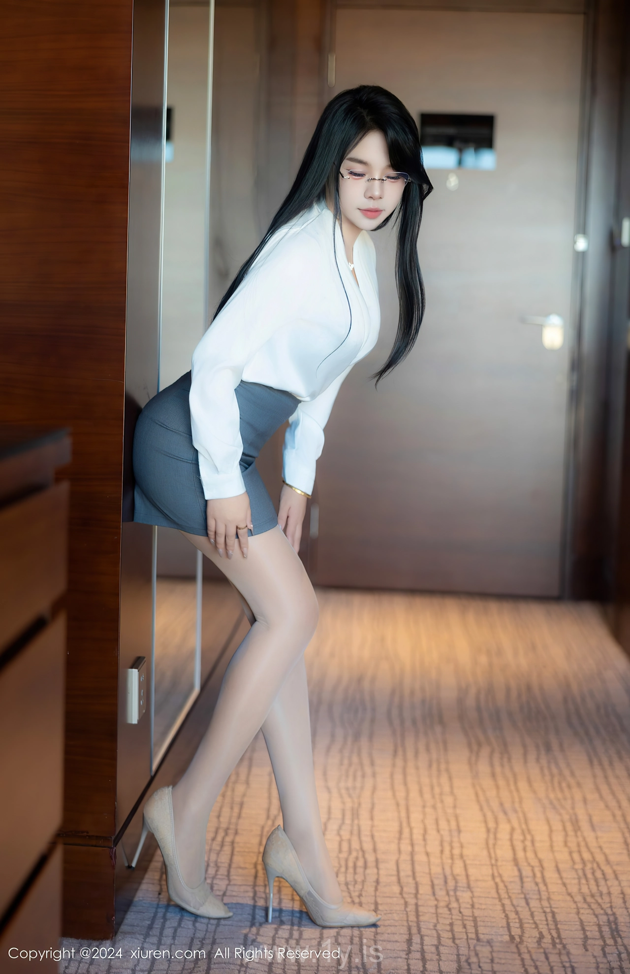 XIUREN(秀人网) No.8989 Ravishing Chinese Enchantress 麦田