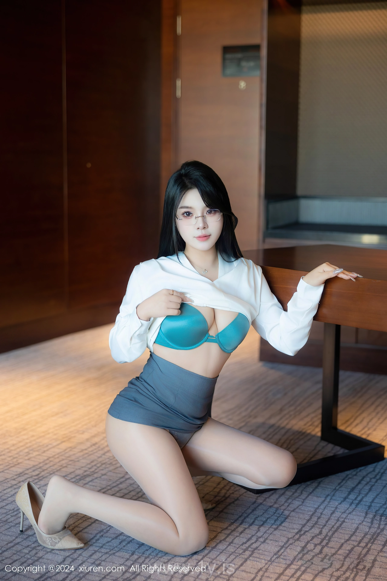 XIUREN(秀人网) No.8989 Ravishing Chinese Enchantress 麦田