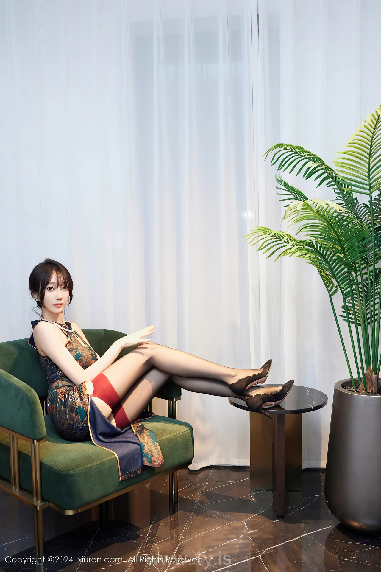 XIUREN(秀人网) No.8995 Charming & Slender Chinese Women 玥儿玥er