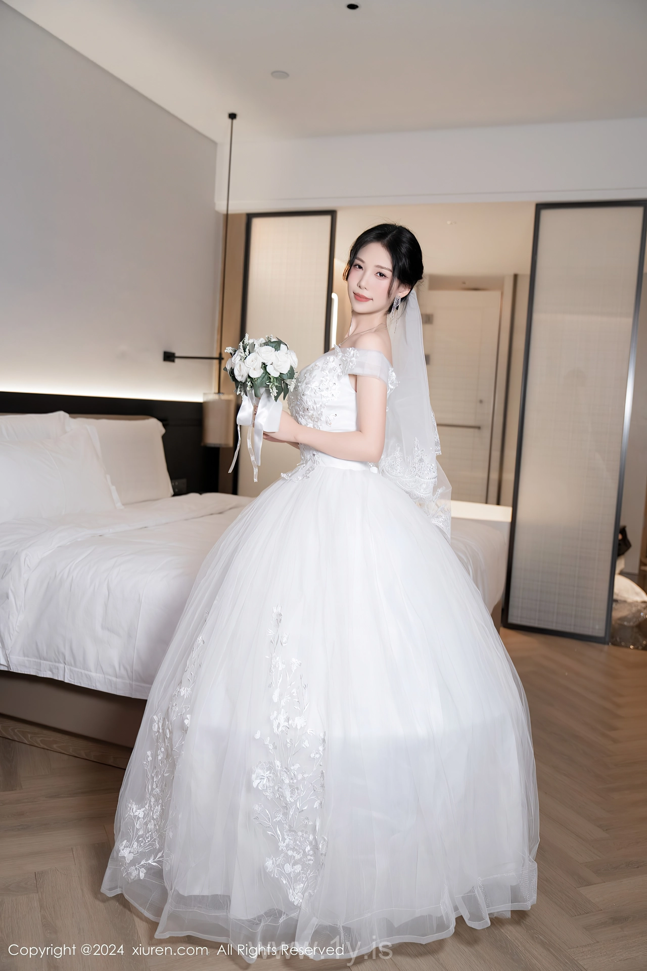 XIUREN(秀人网) No.8998 Sophisticated Asian Angel 利世