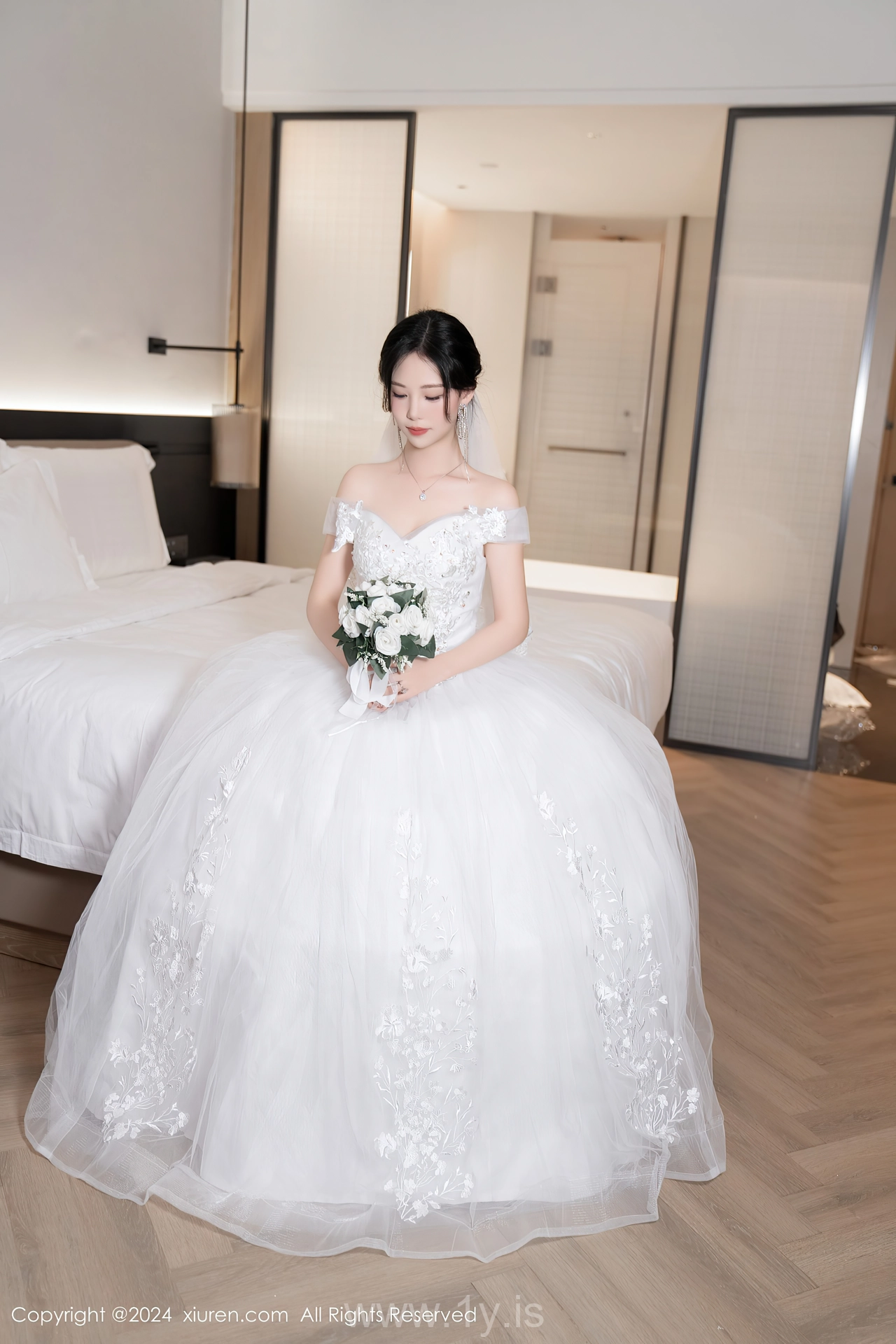 XIUREN(秀人网) No.8998 Sophisticated Asian Angel 利世