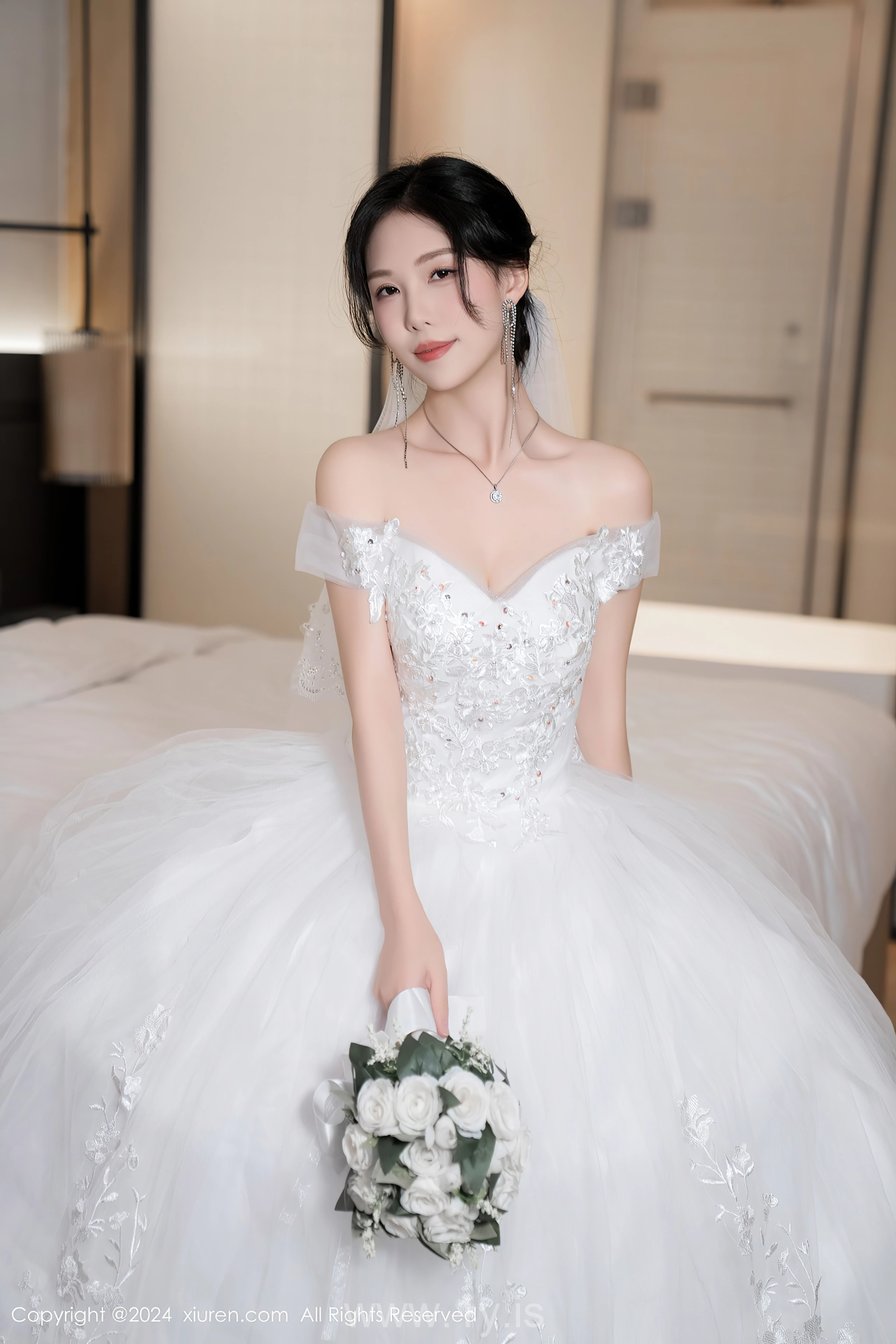 XIUREN(秀人网) No.8998 Sophisticated Asian Angel 利世