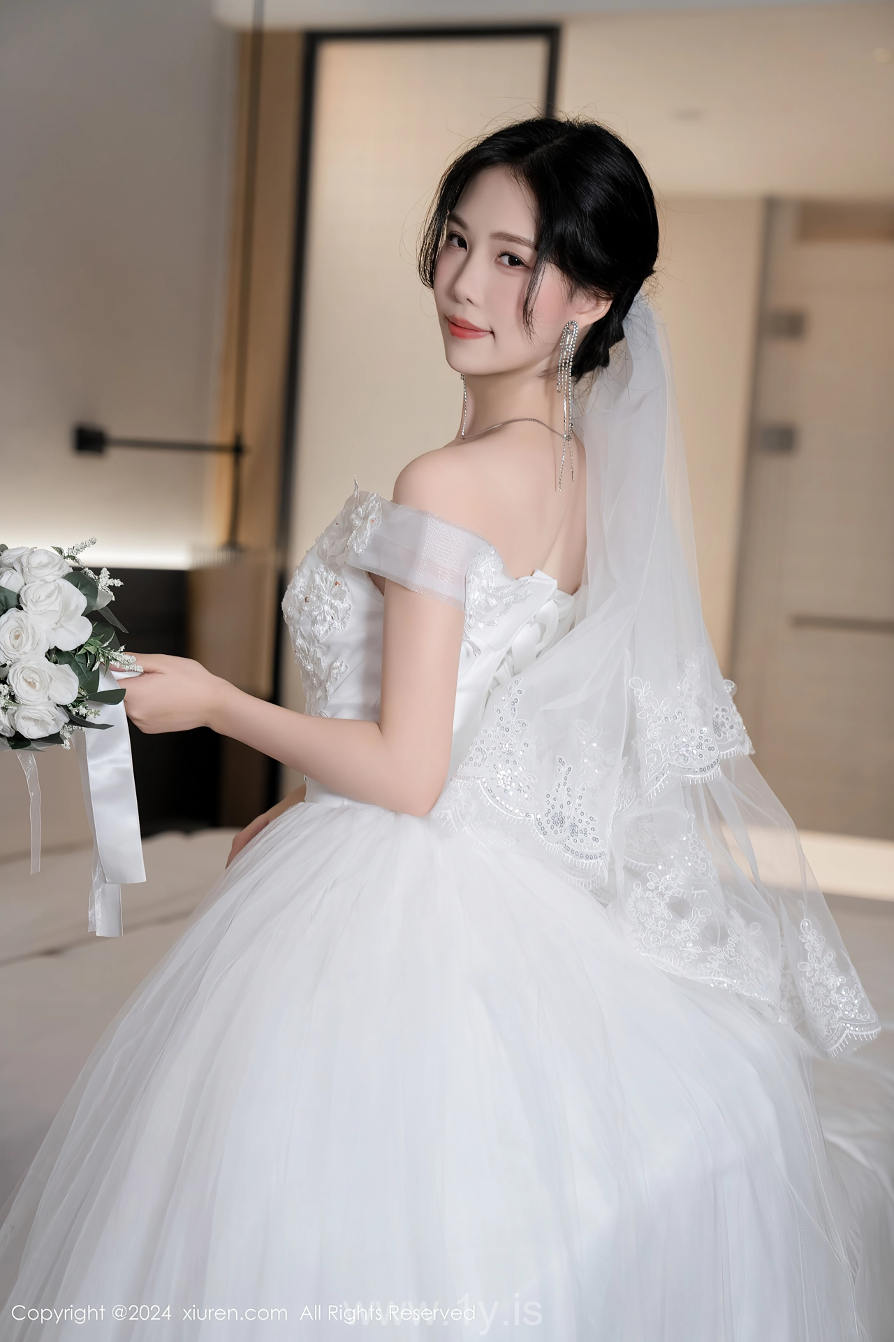 XIUREN(秀人网) No.8998 Sophisticated Asian Angel 利世