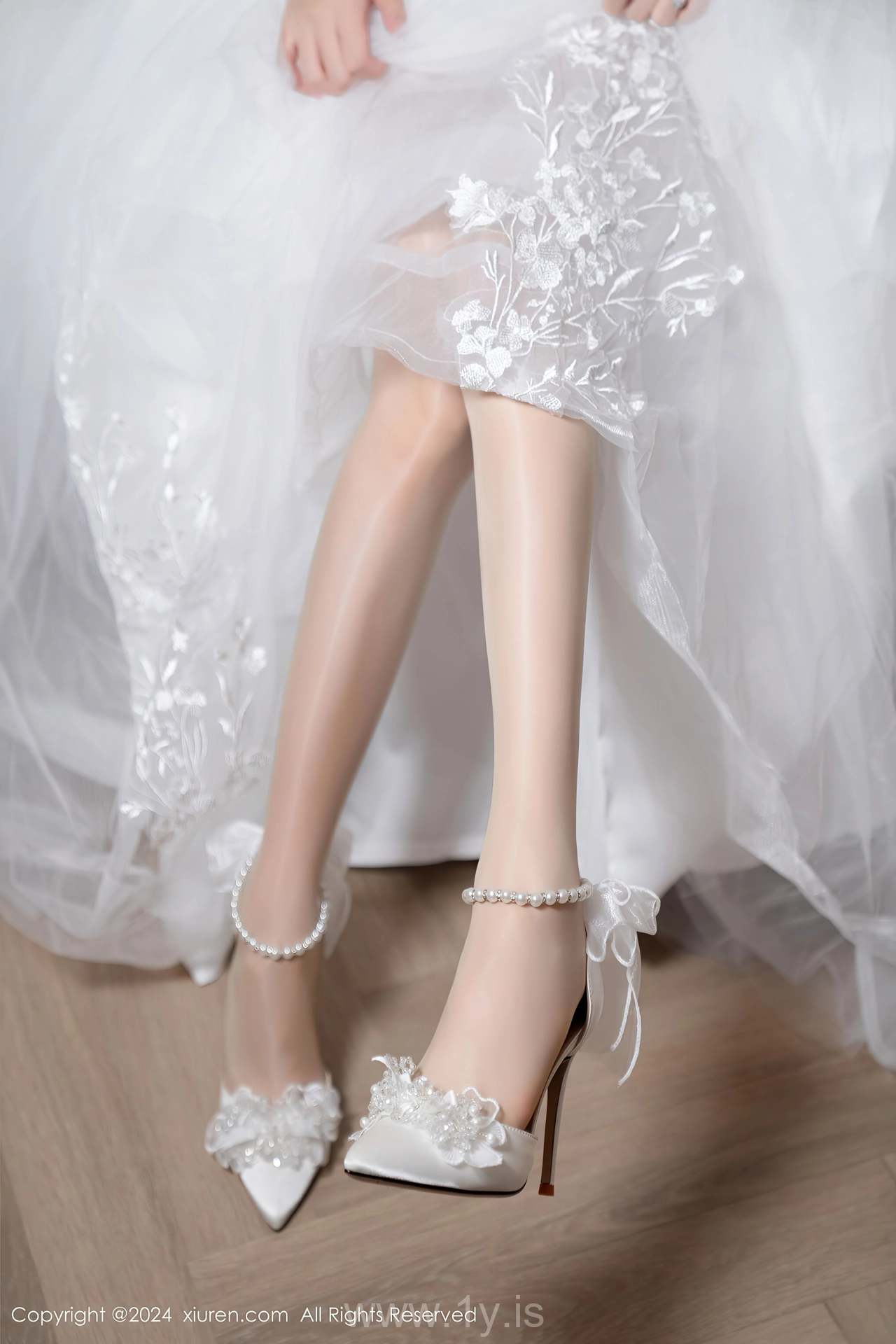 XIUREN(秀人网) No.8998 Sophisticated Asian Angel 利世