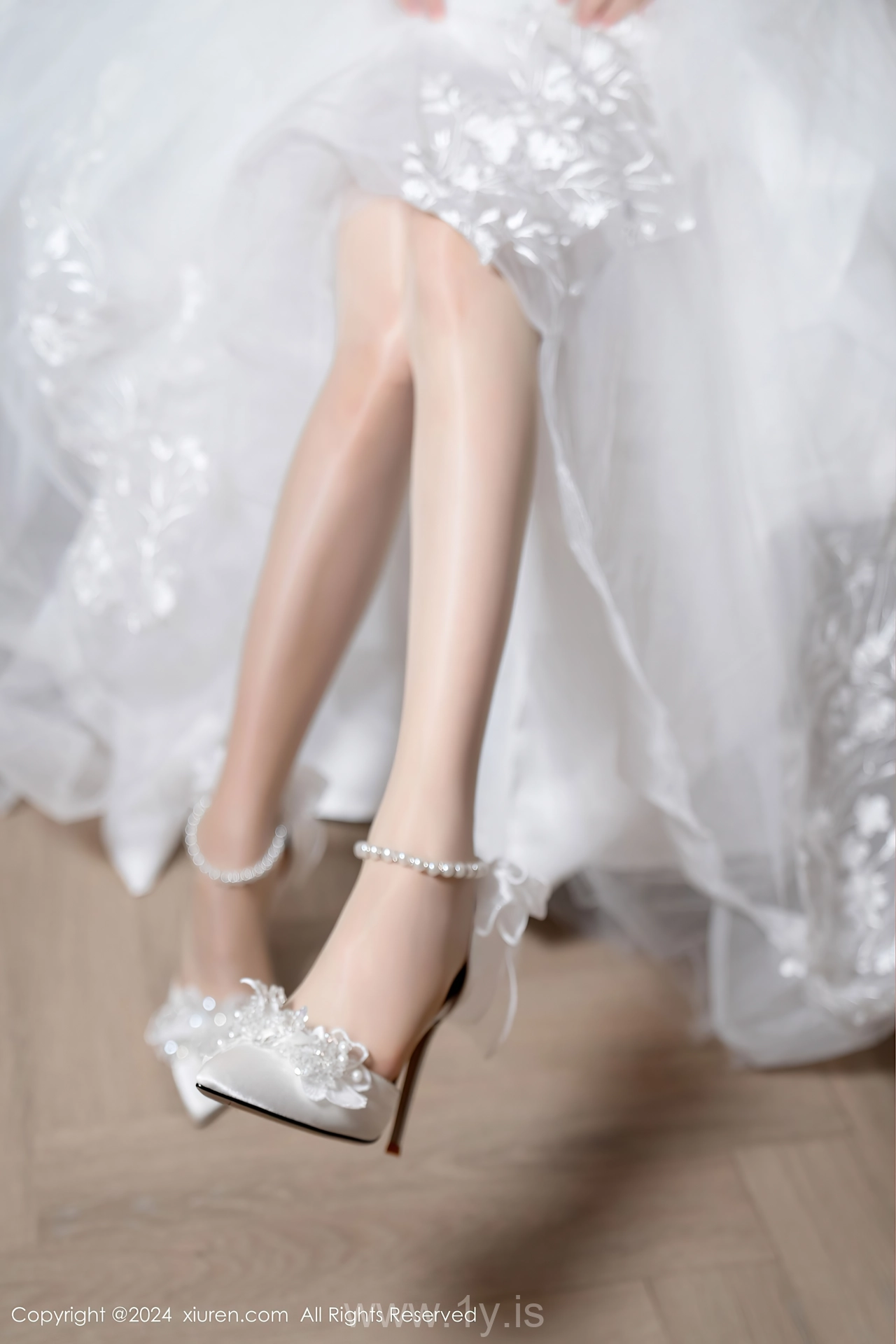 XIUREN(秀人网) No.8998 Sophisticated Asian Angel 利世