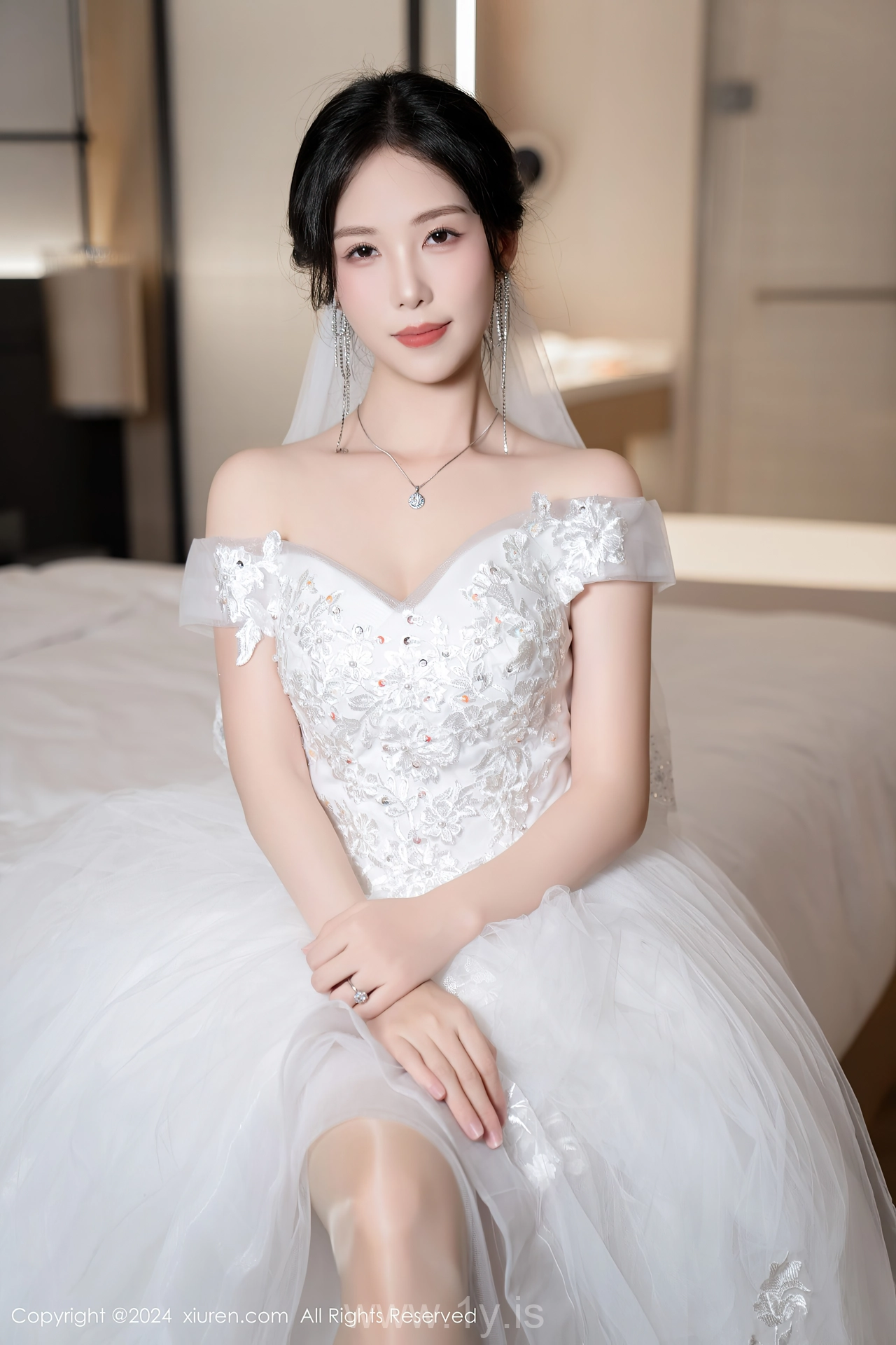 XIUREN(秀人网) No.8998 Sophisticated Asian Angel 利世