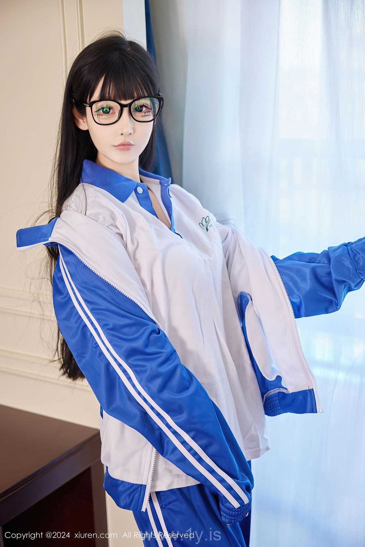 XIUREN(秀人网) No.9000 Charming & Slim Chinese Femme fatale 智恩baby