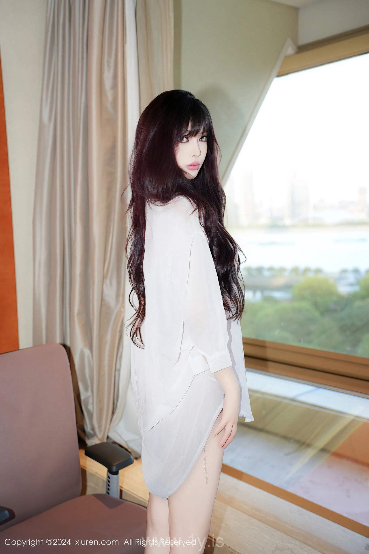 XIUREN(秀人网) No.9002 Seductive Chinese Siren 酒精阿姨