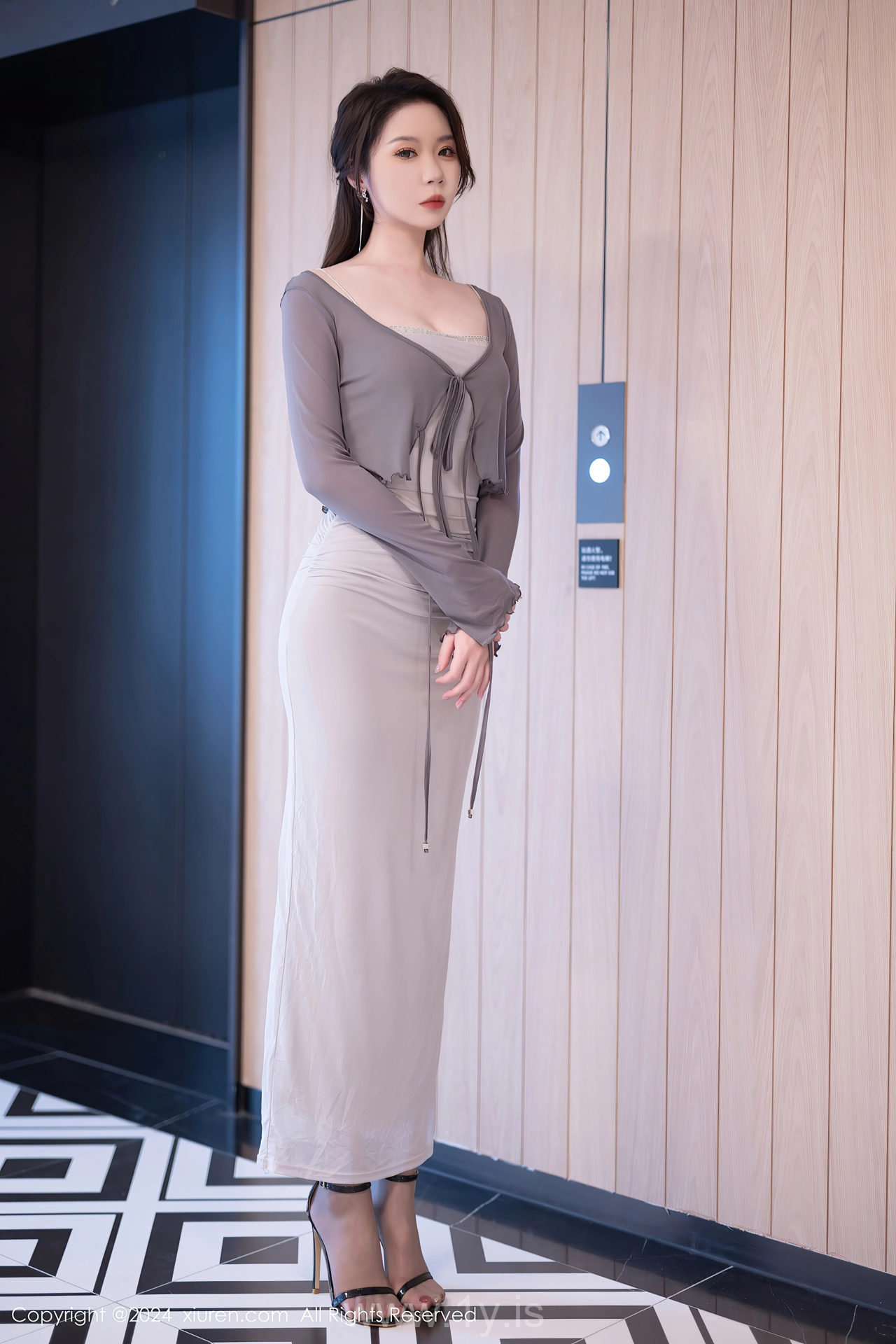 XIUREN(秀人网) No.9007 Lovely & Refined Chinese Girl 梦心玥