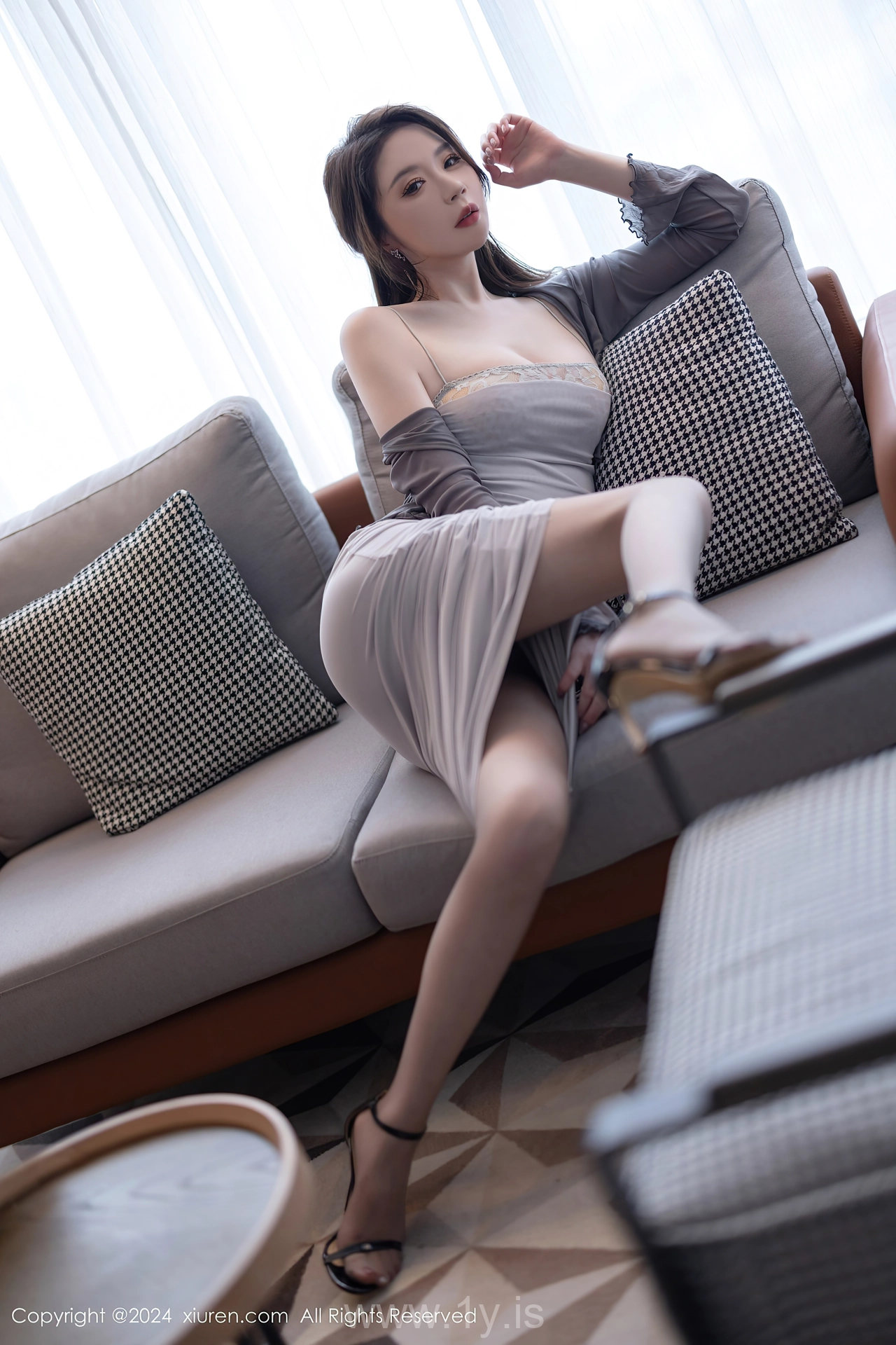 XIUREN(秀人网) No.9007 Lovely & Refined Chinese Girl 梦心玥