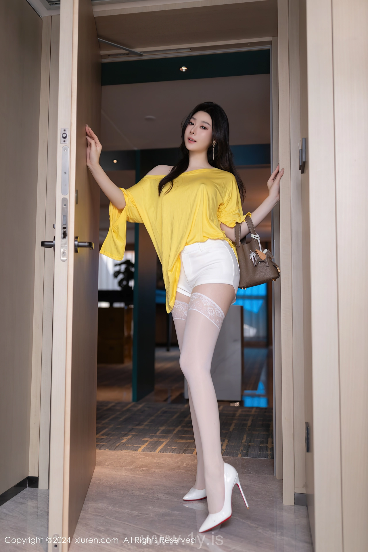 XIUREN(秀人网) No.9019 Delicate Chinese Jewel 小逗逗