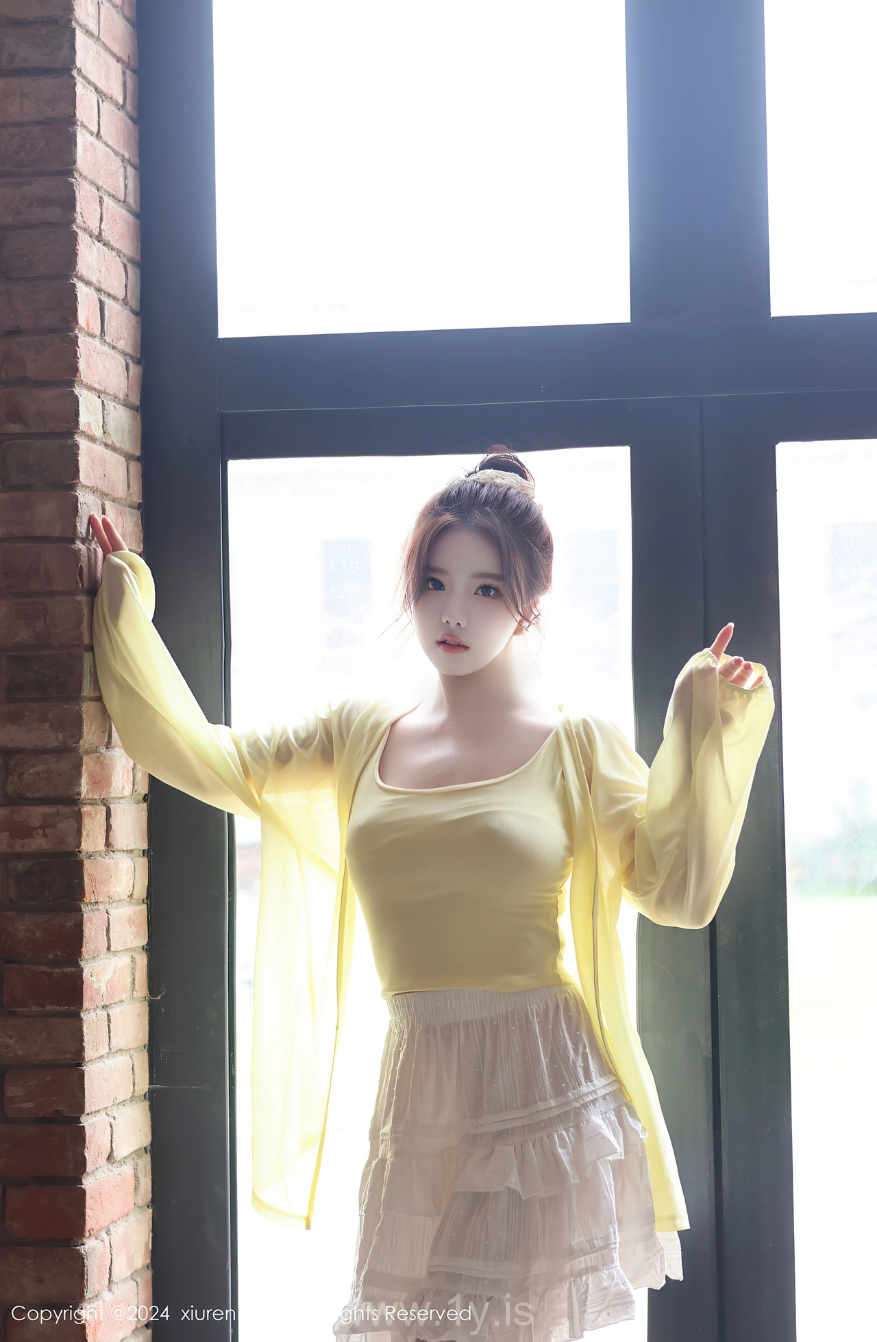 XIUREN(秀人网) No.9024 Refined Chinese Cougar 小薯条nienie