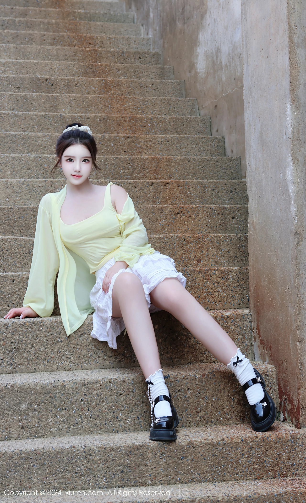 XIUREN(秀人网) No.9024 Refined Chinese Cougar 小薯条nienie