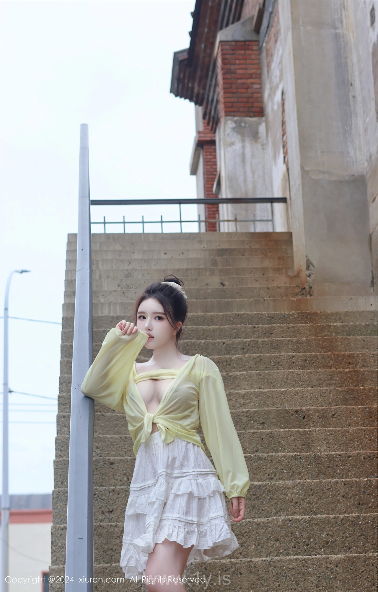 XIUREN(秀人网) No.9024 Refined Chinese Cougar 小薯条nienie