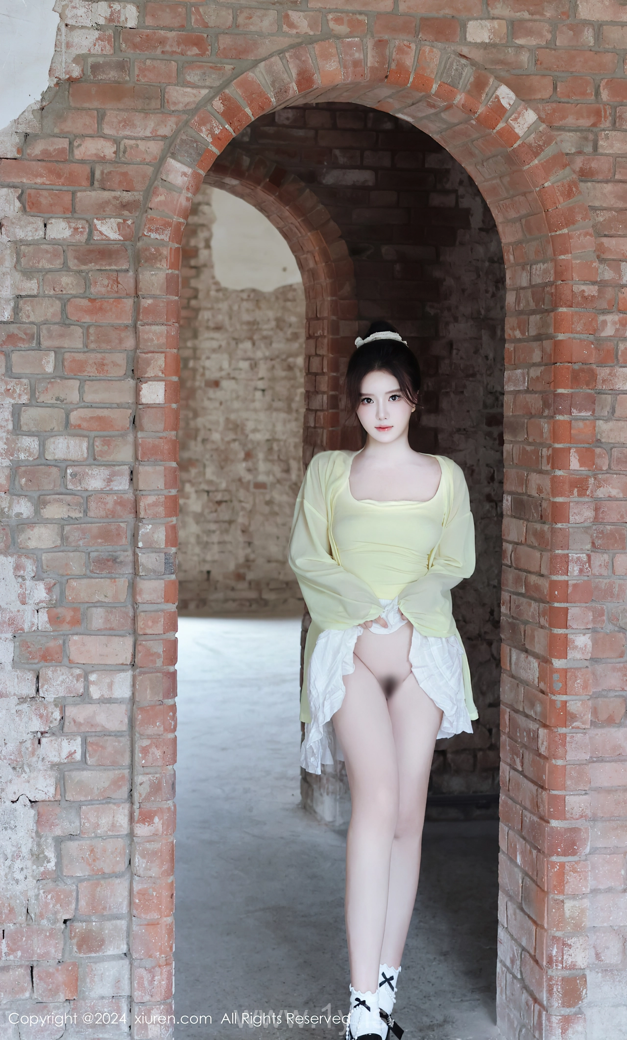 XIUREN(秀人网) No.9024 Refined Chinese Cougar 小薯条nienie