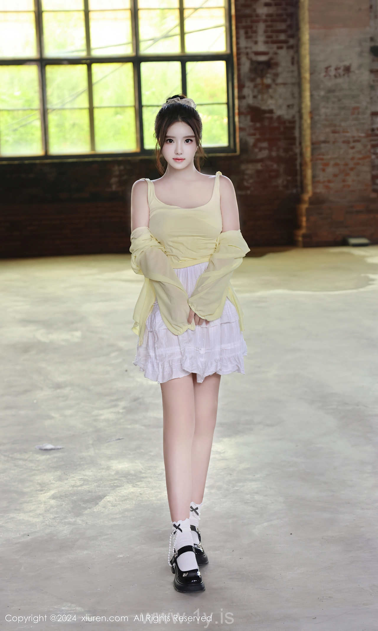 XIUREN(秀人网) No.9024 Refined Chinese Cougar 小薯条nienie