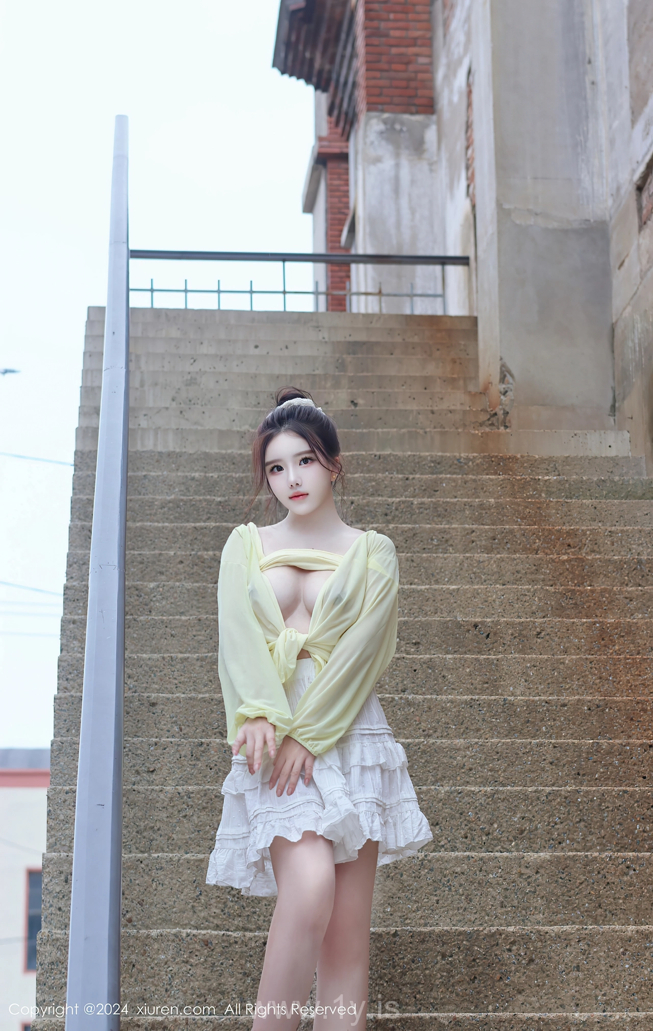 XIUREN(秀人网) No.9024 Refined Chinese Cougar 小薯条nienie