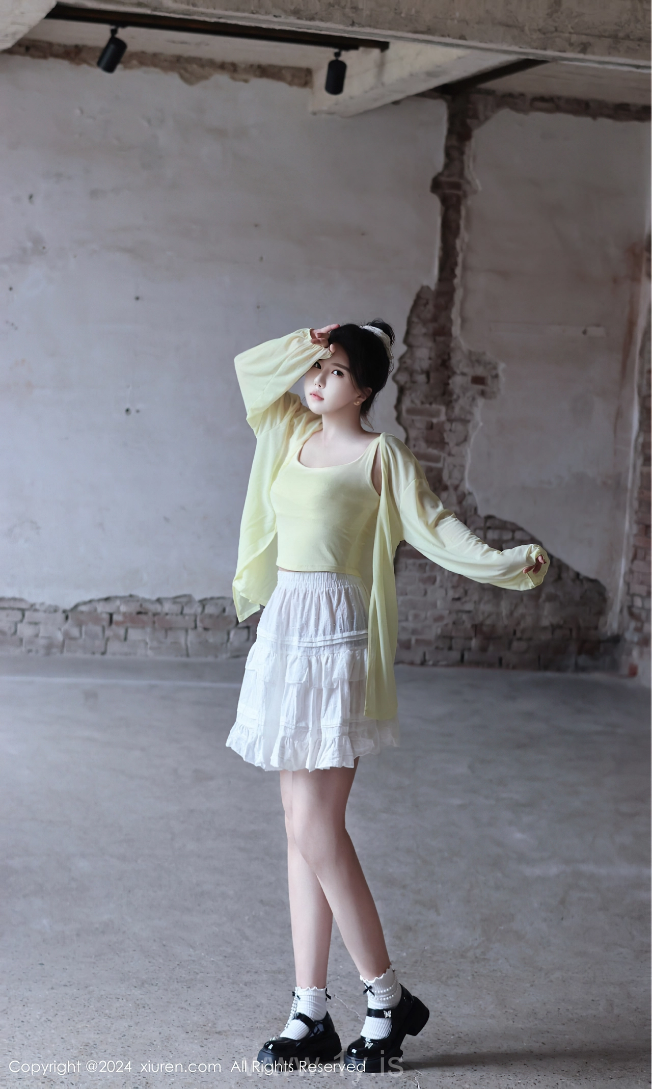 XIUREN(秀人网) No.9024 Refined Chinese Cougar 小薯条nienie