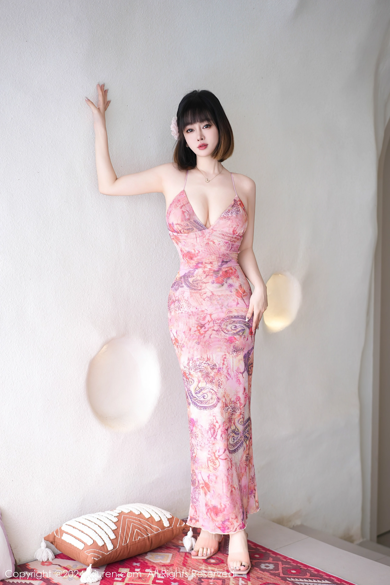 XIUREN(秀人网) No.9025 Seductive Chinese Peri 王雨纯