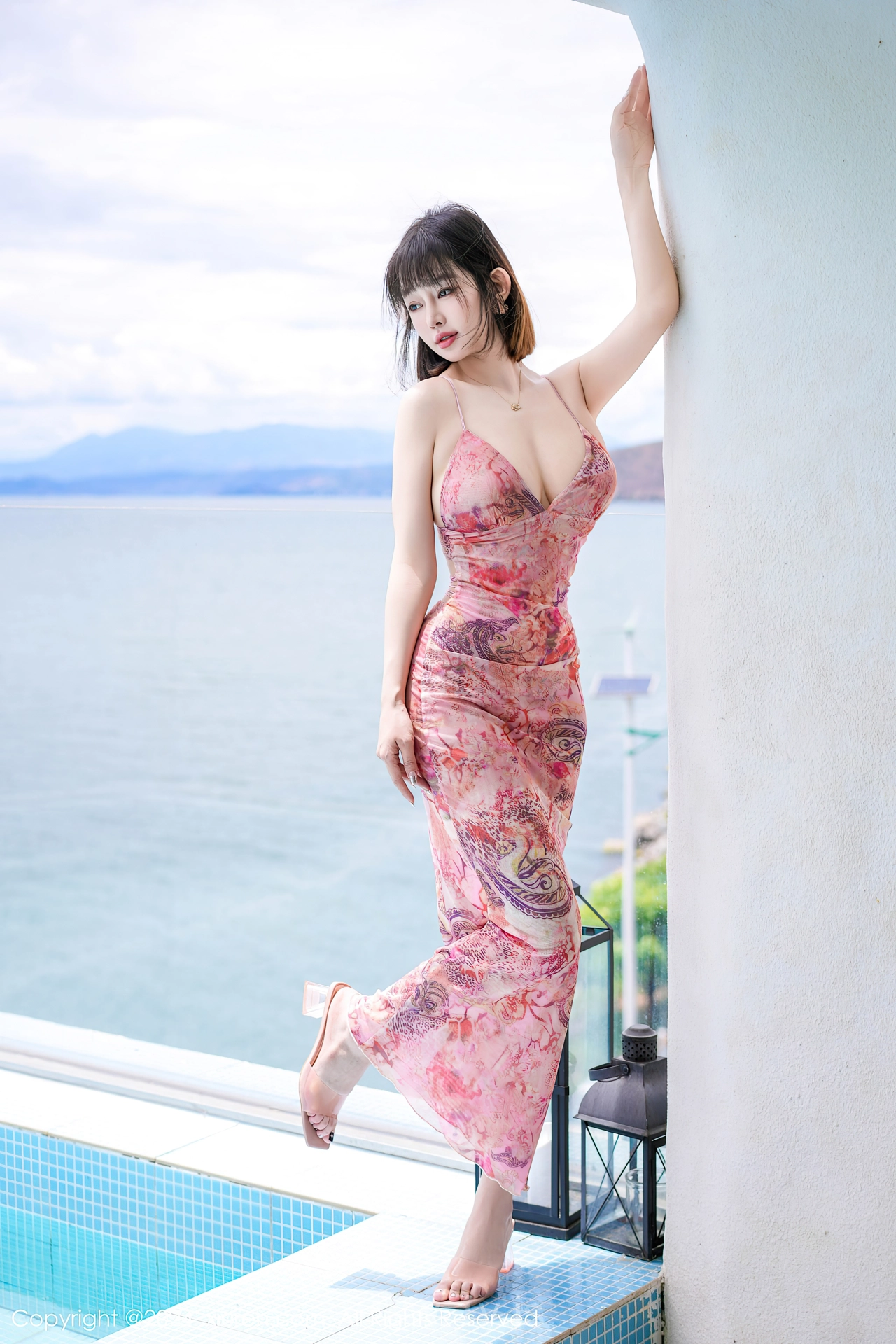 XIUREN(秀人网) No.9025 Seductive Chinese Peri 王雨纯