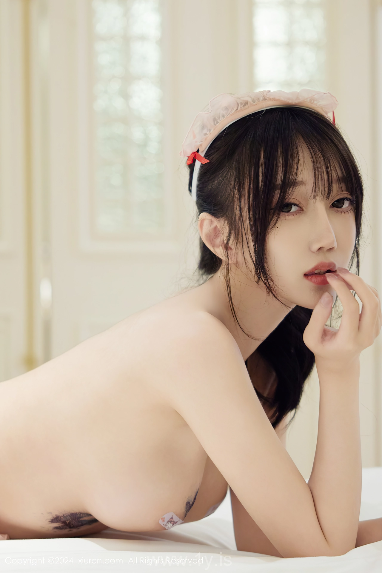 XIUREN(秀人网) No.9027 Enigmatic & Extraordinary Chinese Belle 玥儿玥er