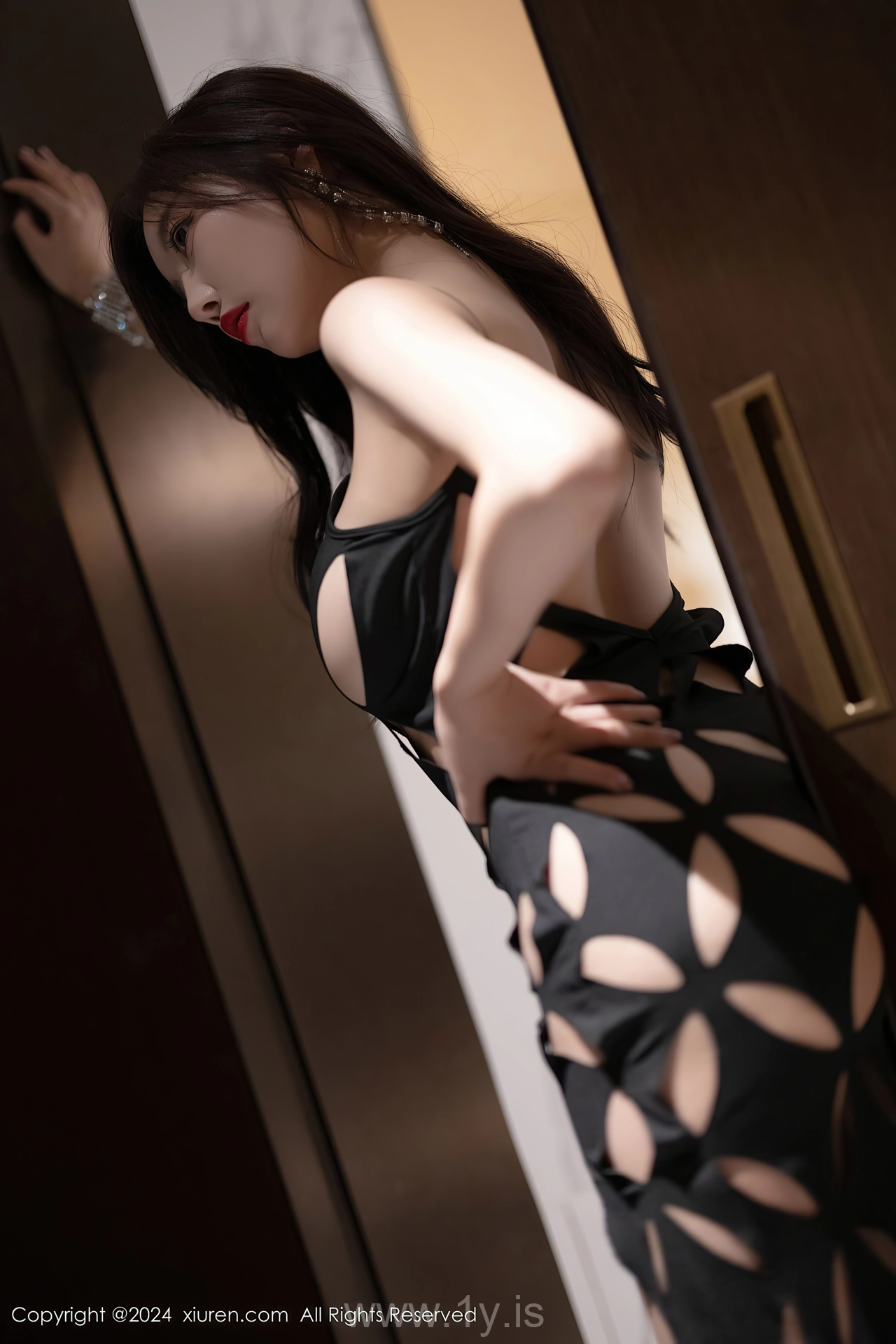 XIUREN(秀人网) No.9028 Extraordinary & Adorable Asian Queen 杨晨晨Yome