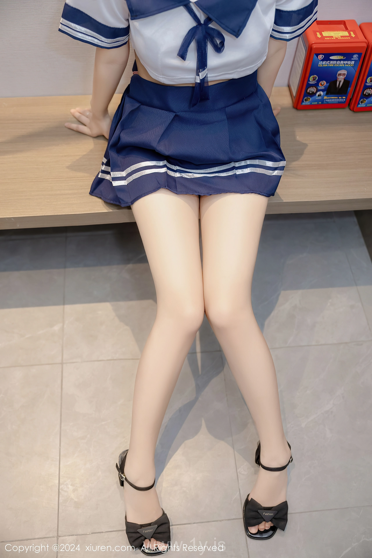 XIUREN(秀人网) No.9037 Extraordinary Chinese Cougar 吴婷婉