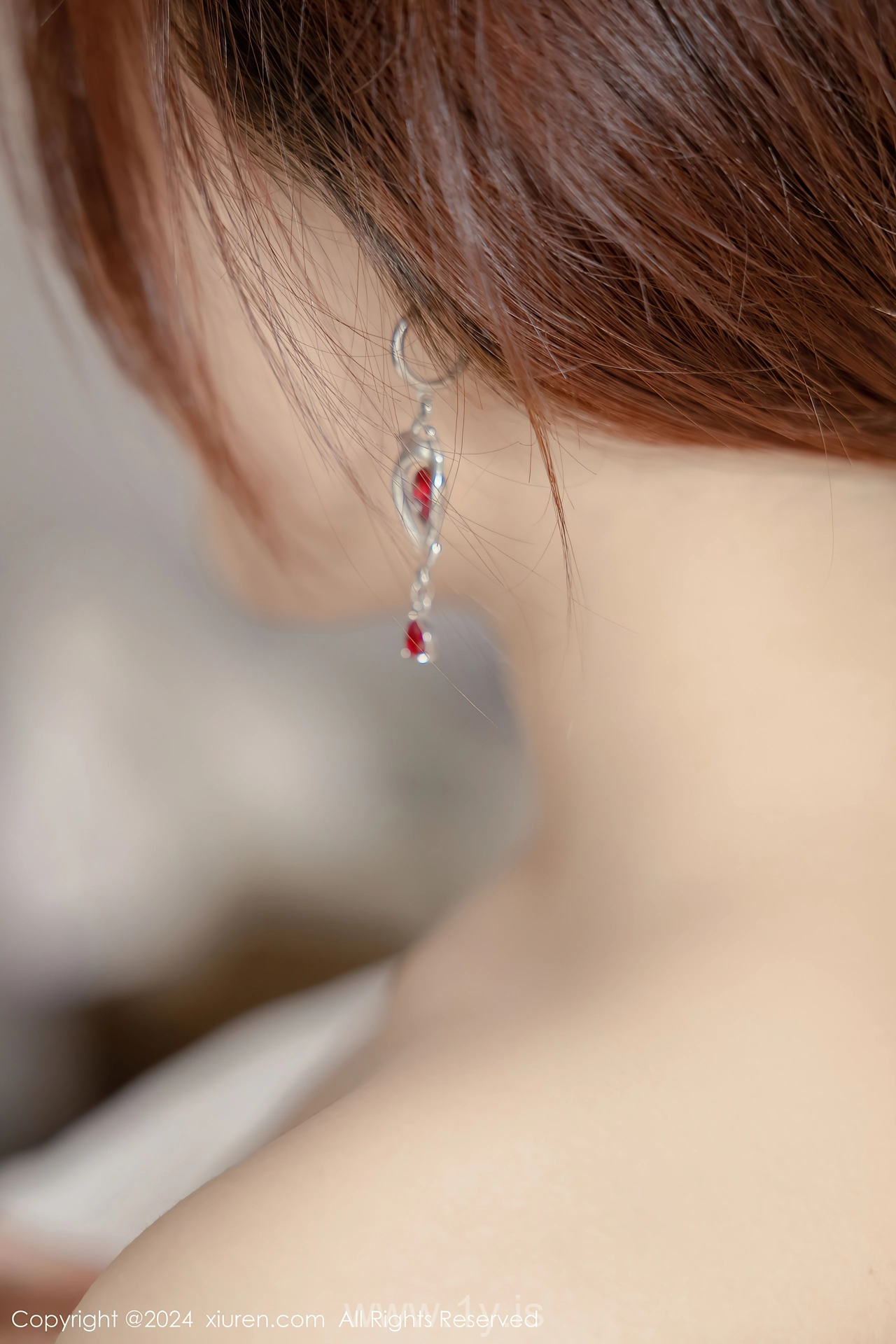 XIUREN(秀人网) No.9037 Extraordinary Chinese Cougar 吴婷婉