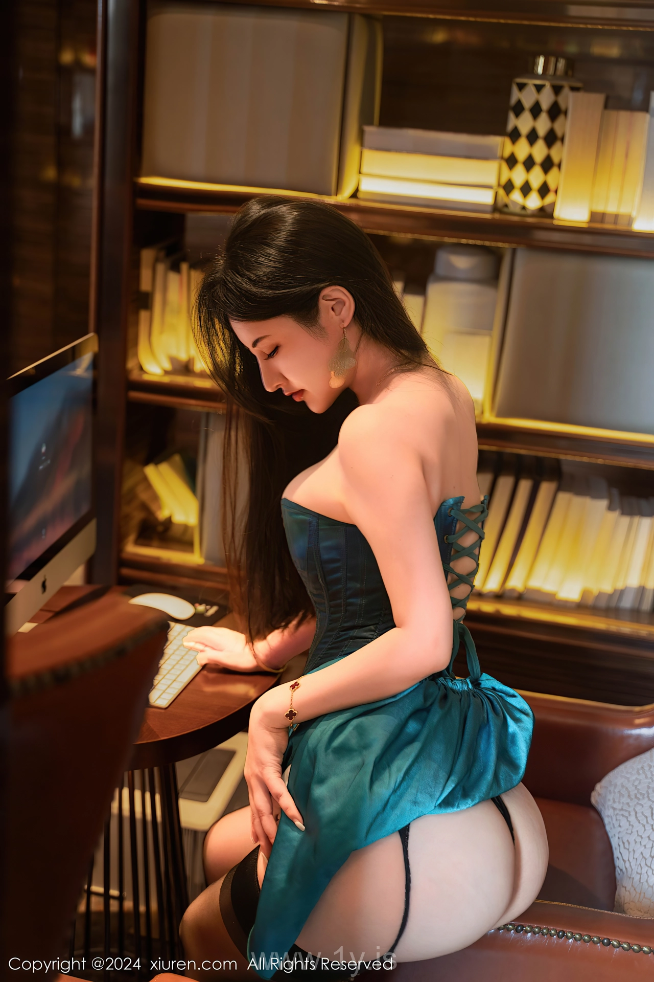 XIUREN(秀人网) No.9039 Nice-looking & Angelic Chinese Muse 诗诗kiki