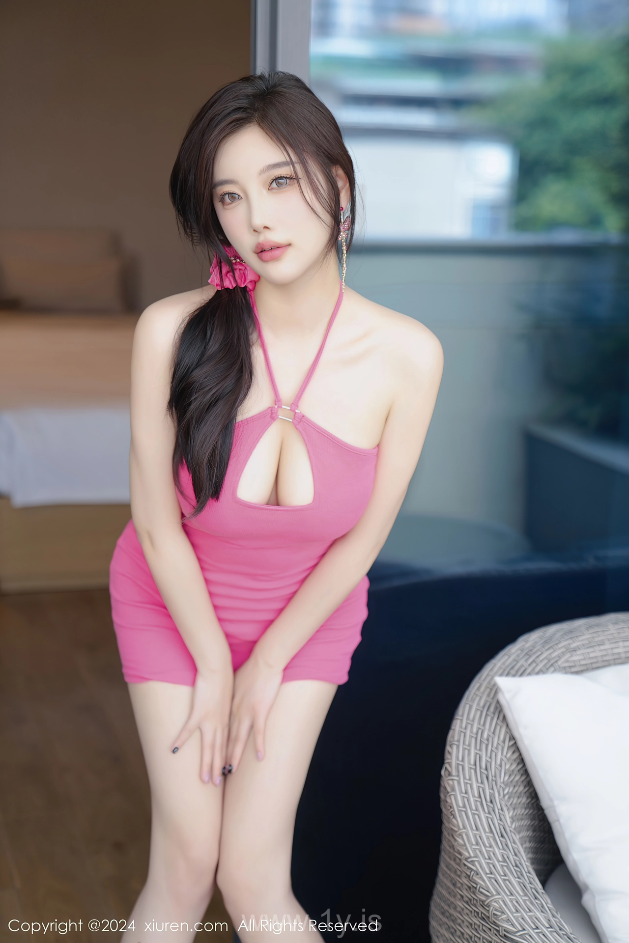 XIUREN(秀人网) No.9042 Glamorous Chinese Babe 杨晨晨Yome