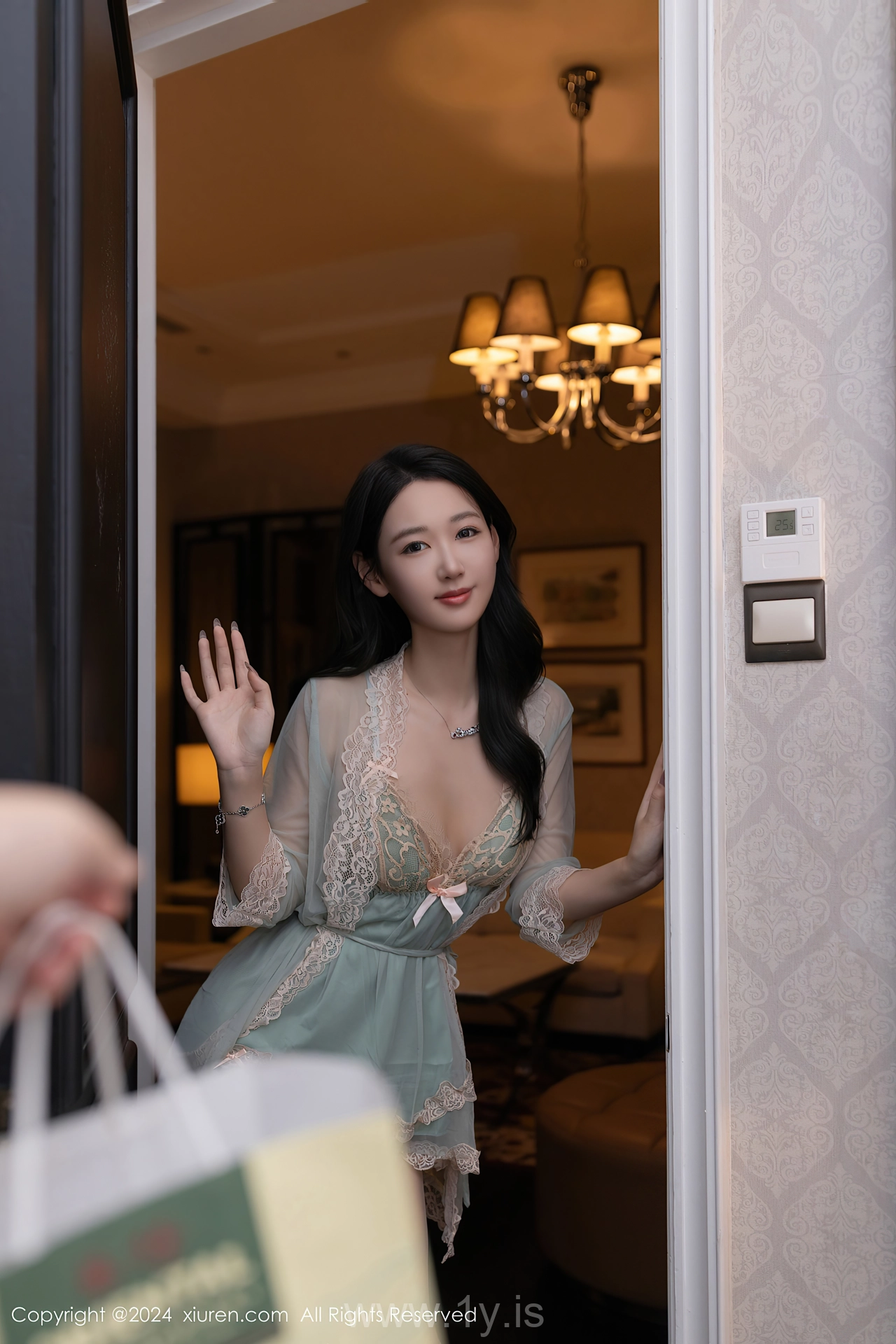 XIUREN(秀人网) No.9069 Well Done Asian Starlet 唐安琪