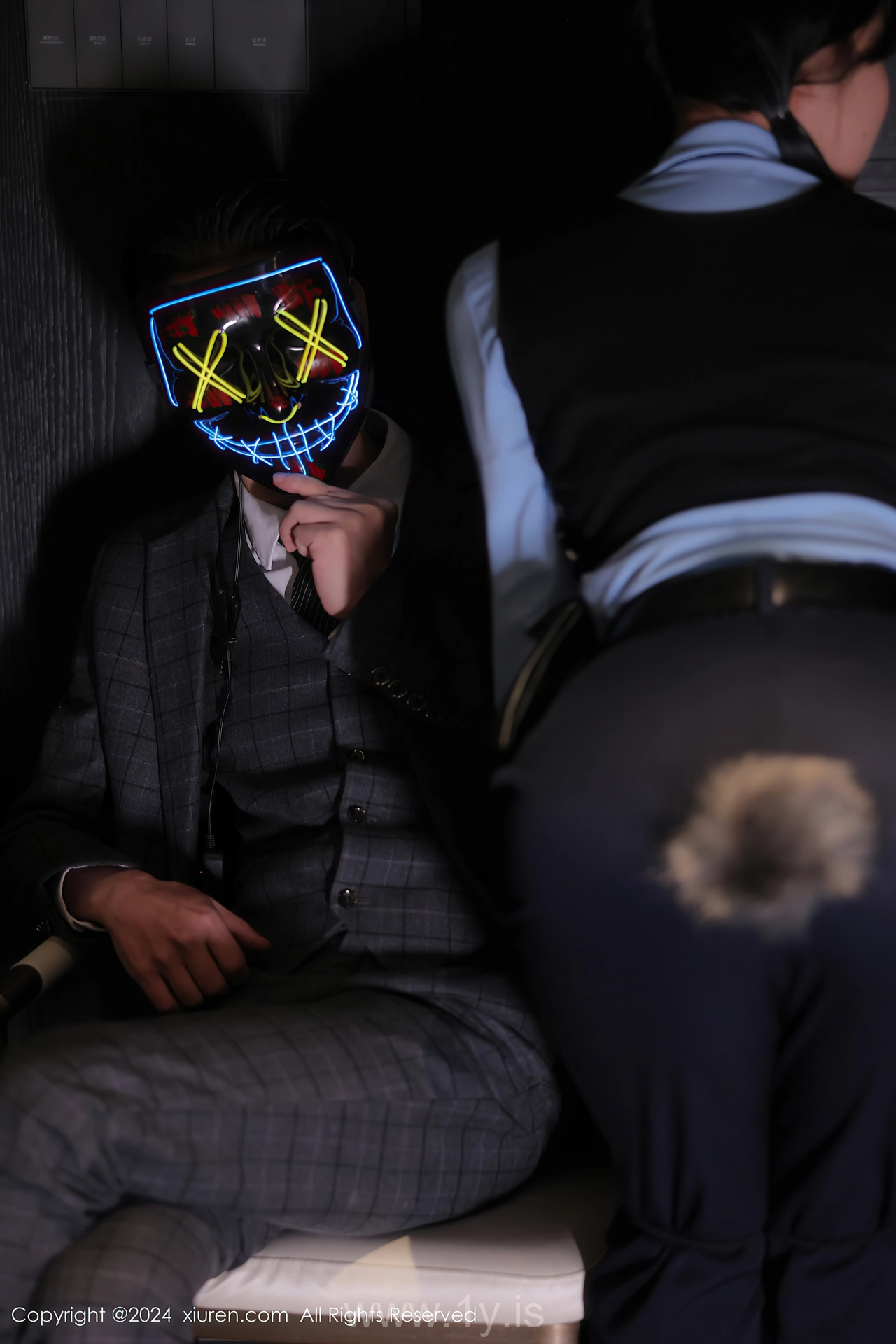 XIUREN(秀人网) No.9071 Enigmatic & Slender Chinese Enigma 麦田