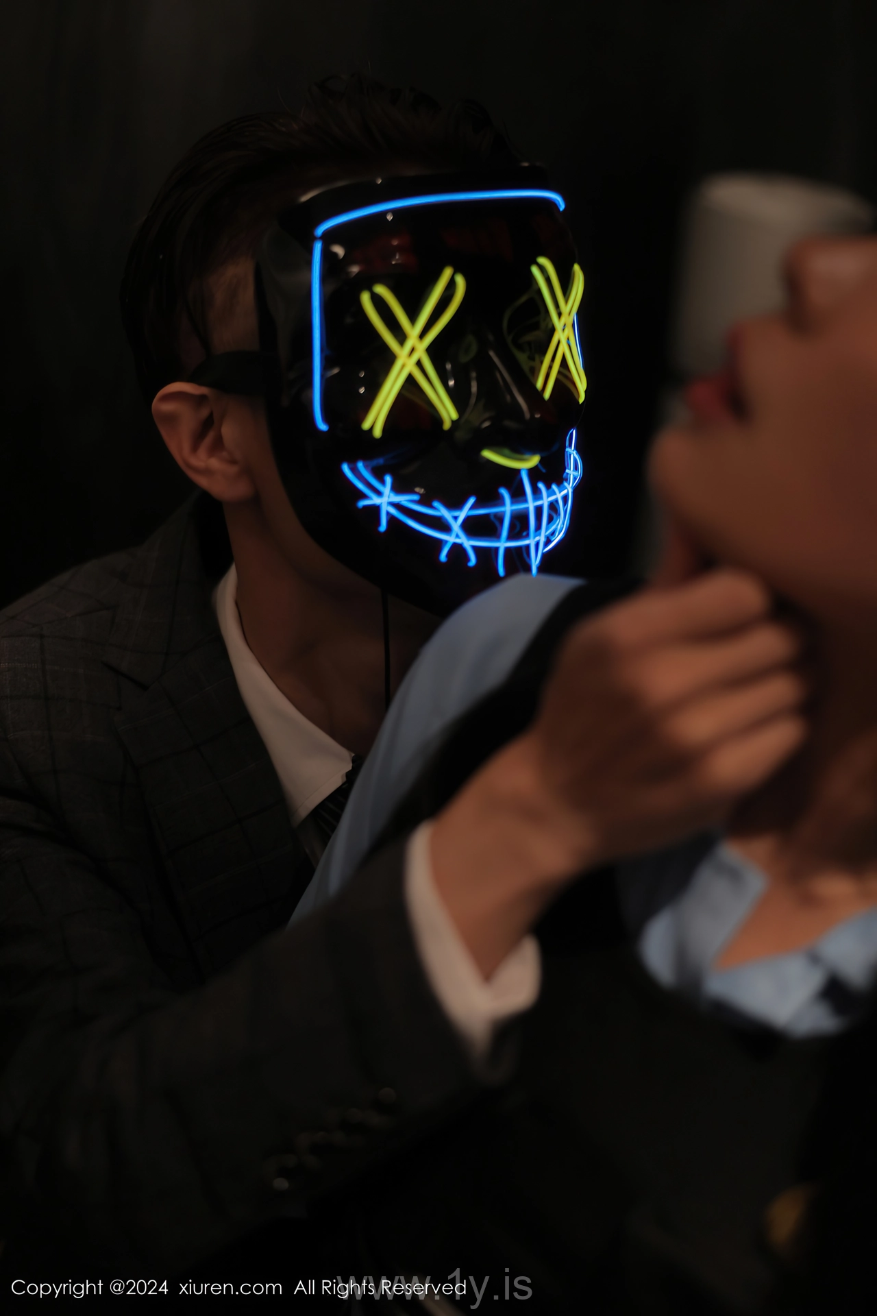 XIUREN(秀人网) No.9071 Enigmatic & Slender Chinese Enigma 麦田