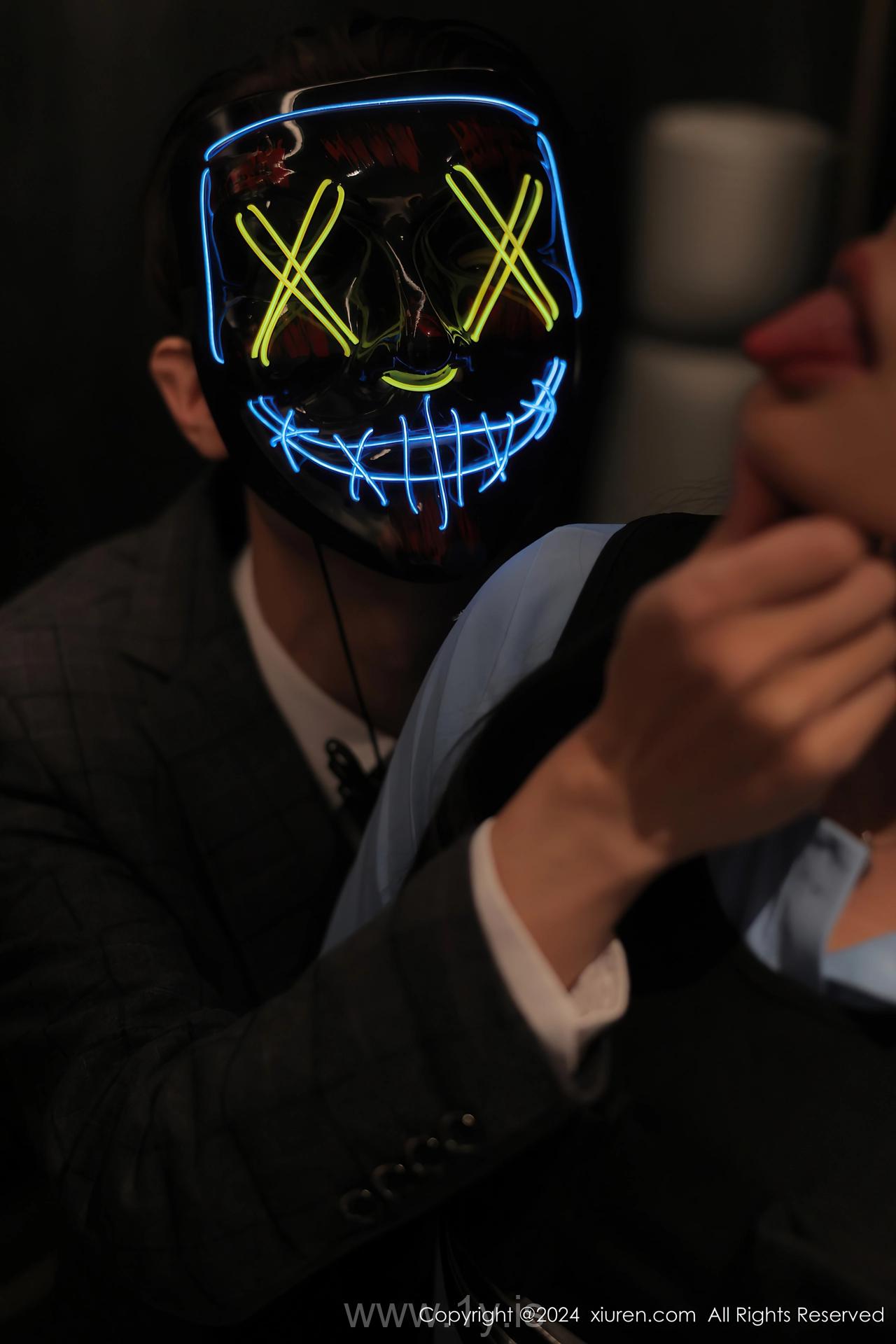 XIUREN(秀人网) No.9071 Enigmatic & Slender Chinese Enigma 麦田