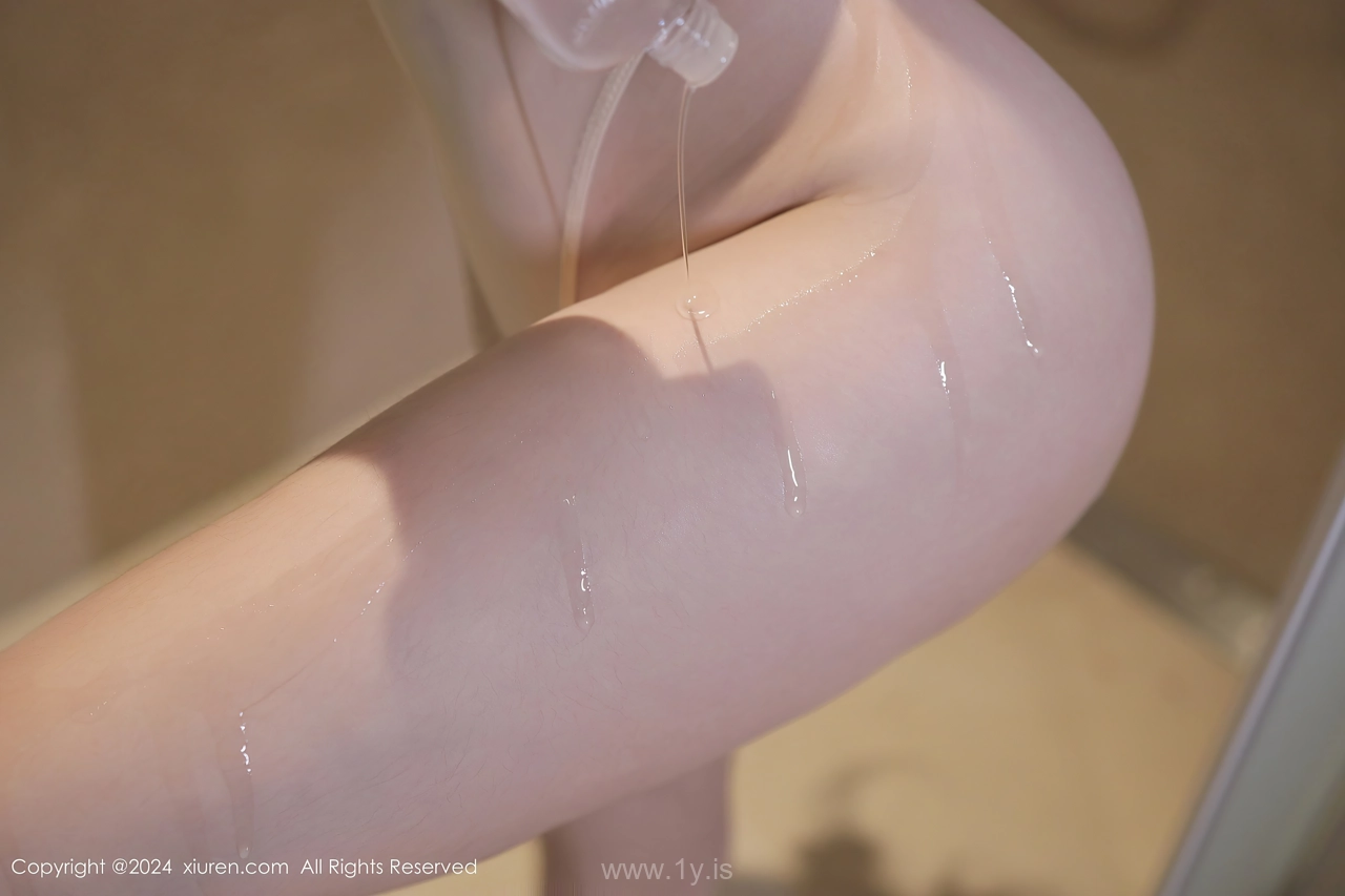 XIUREN(秀人网) No.9072 Irresistible & Fancy Asian Hottie 江露露