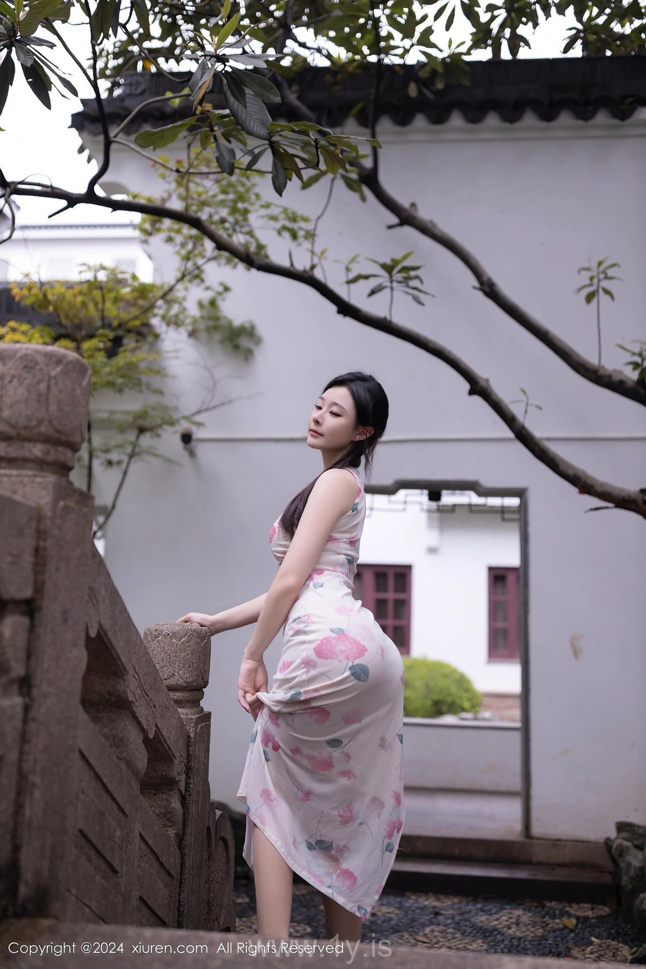 XIUREN(秀人网) No.9087 Seductive & Graceful Chinese Belle 小逗逗