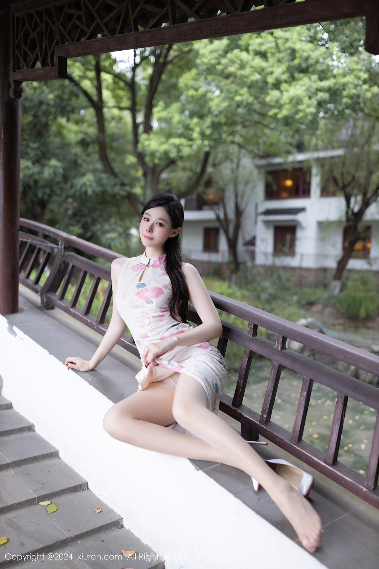 XIUREN(秀人网) No.9087 Seductive & Graceful Chinese Belle 小逗逗