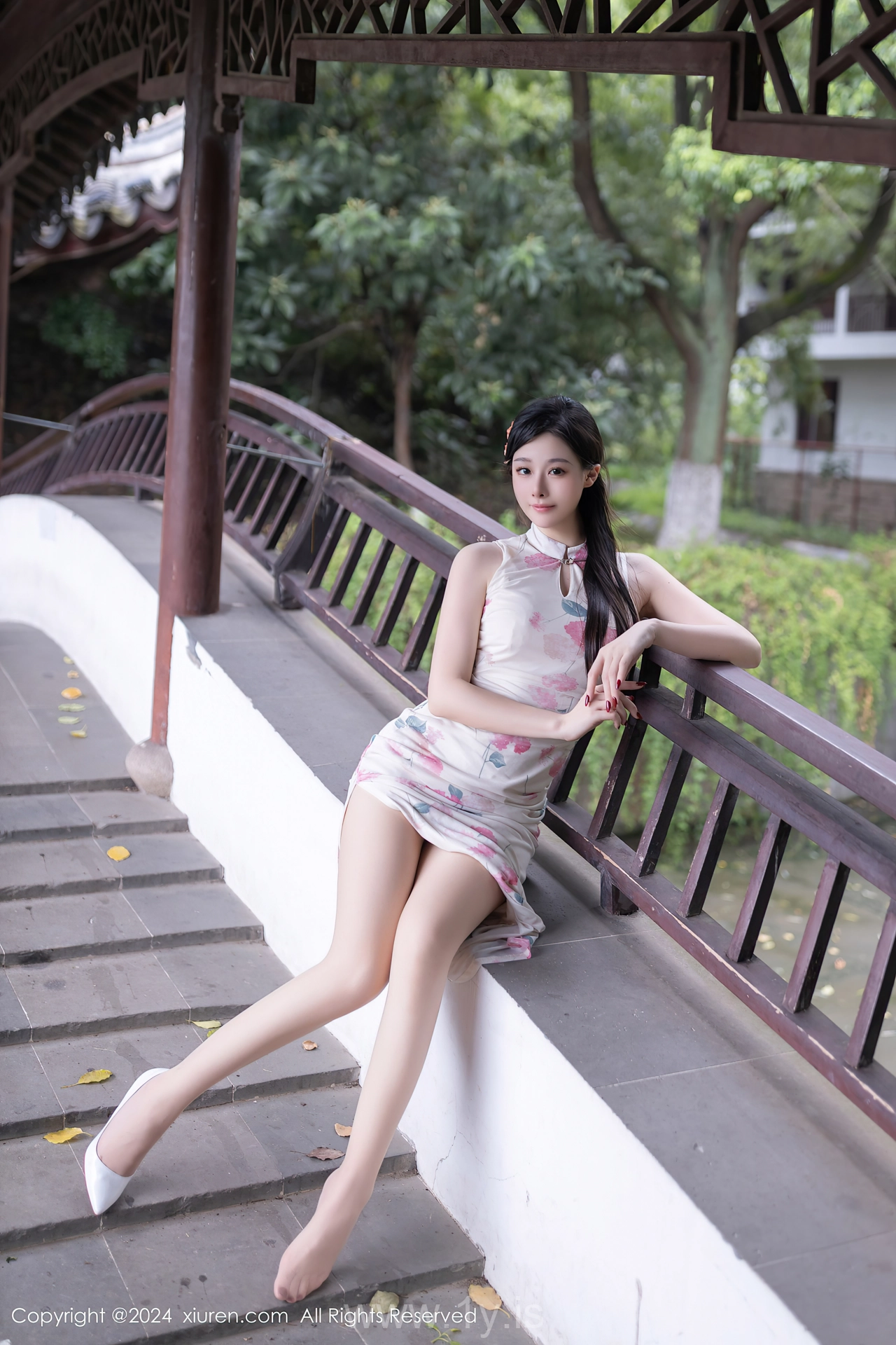 XIUREN(秀人网) No.9087 Seductive & Graceful Chinese Belle 小逗逗