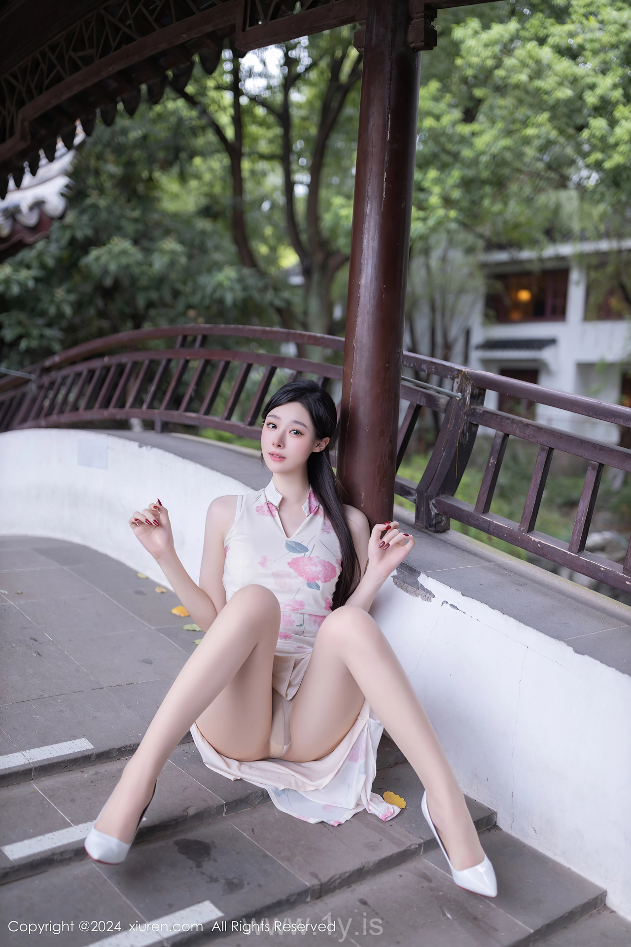 XIUREN(秀人网) No.9087 Seductive & Graceful Chinese Belle 小逗逗