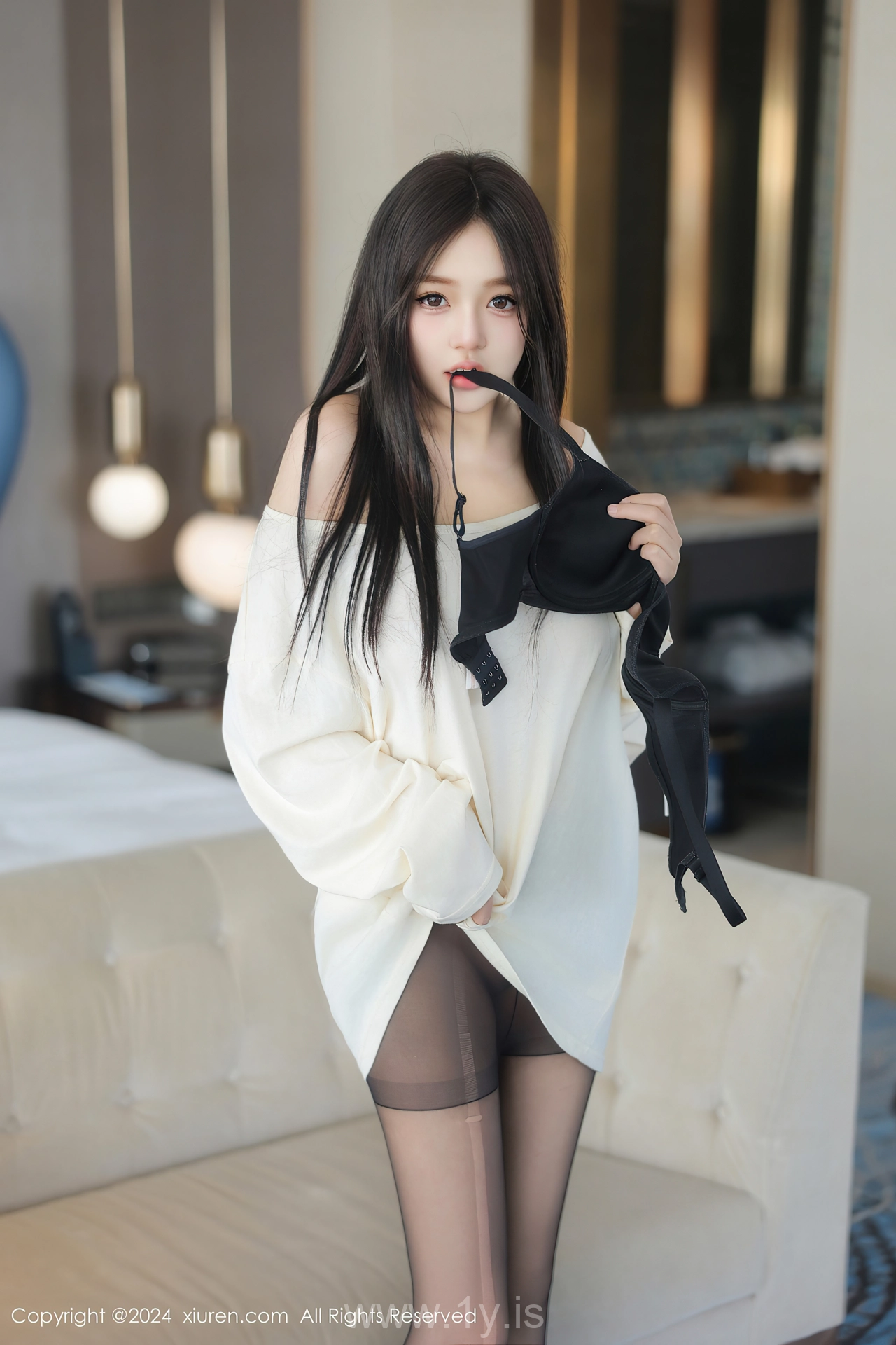 XIUREN(秀人网) No.9089 Captivating Asian Femme fatale 柚柚小奶瓶