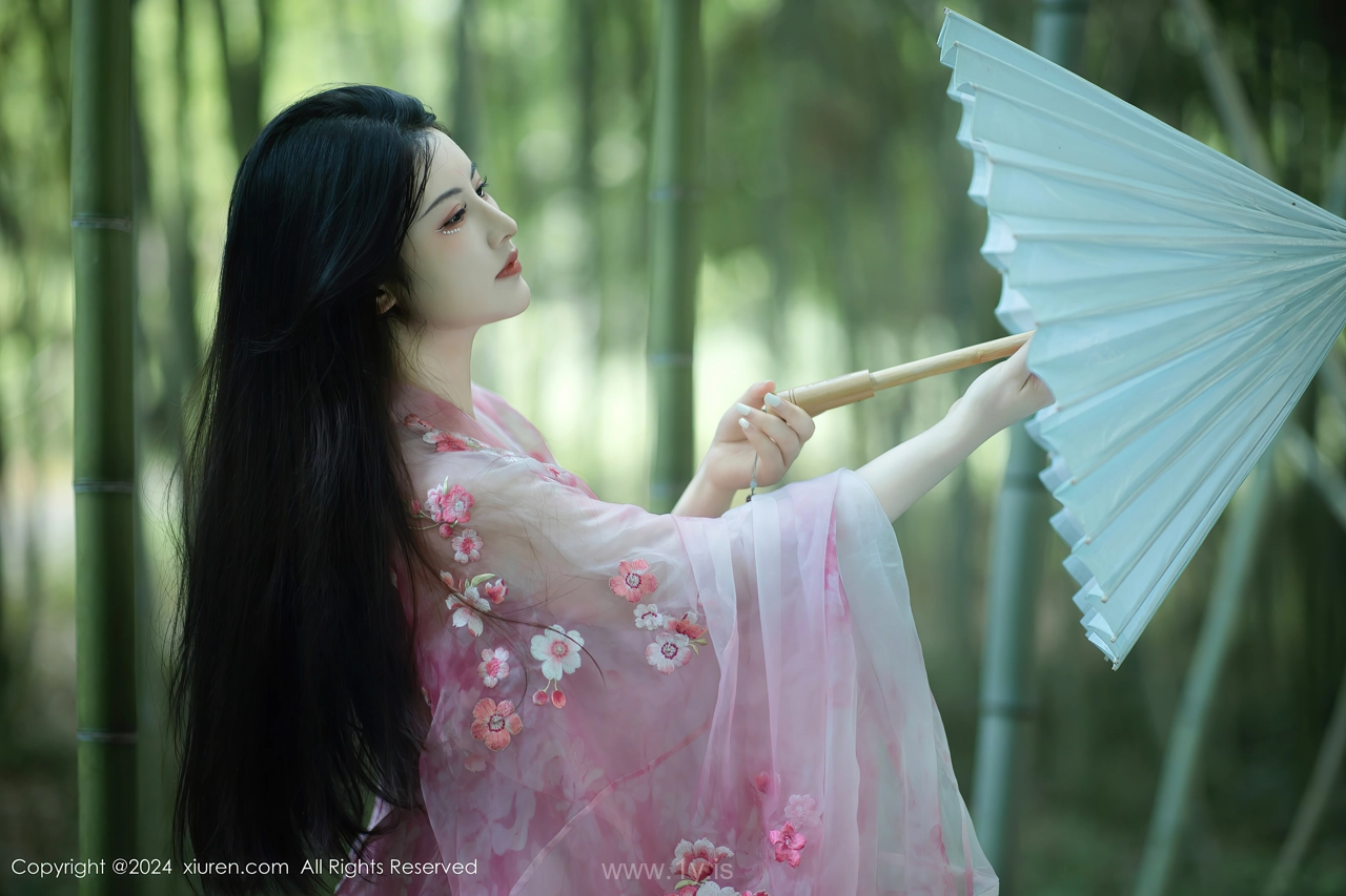 XIUREN(秀人网) No.9100 Extraordinary & Shimmering Asian Homebody Girl 诗诗kiki