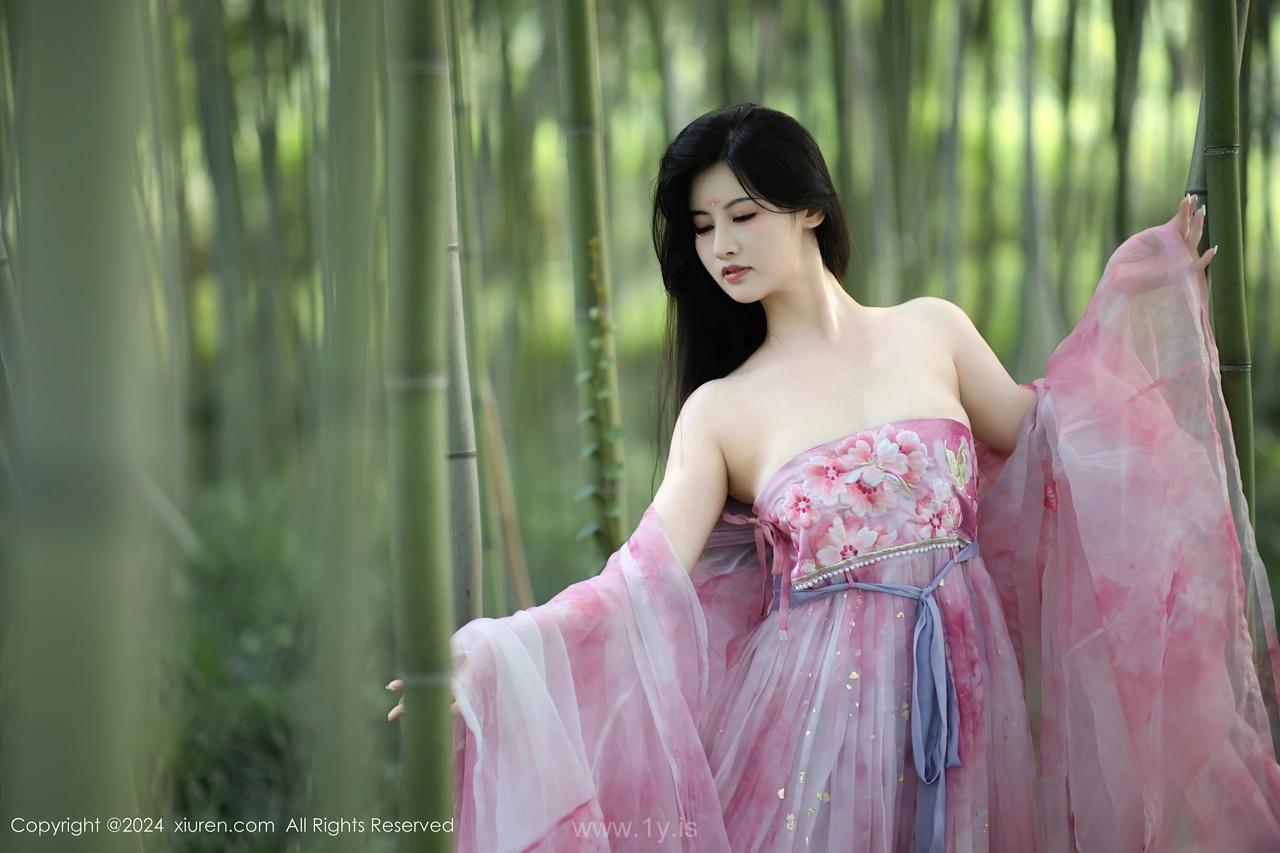 XIUREN(秀人网) No.9100 Extraordinary & Shimmering Asian Homebody Girl 诗诗kiki