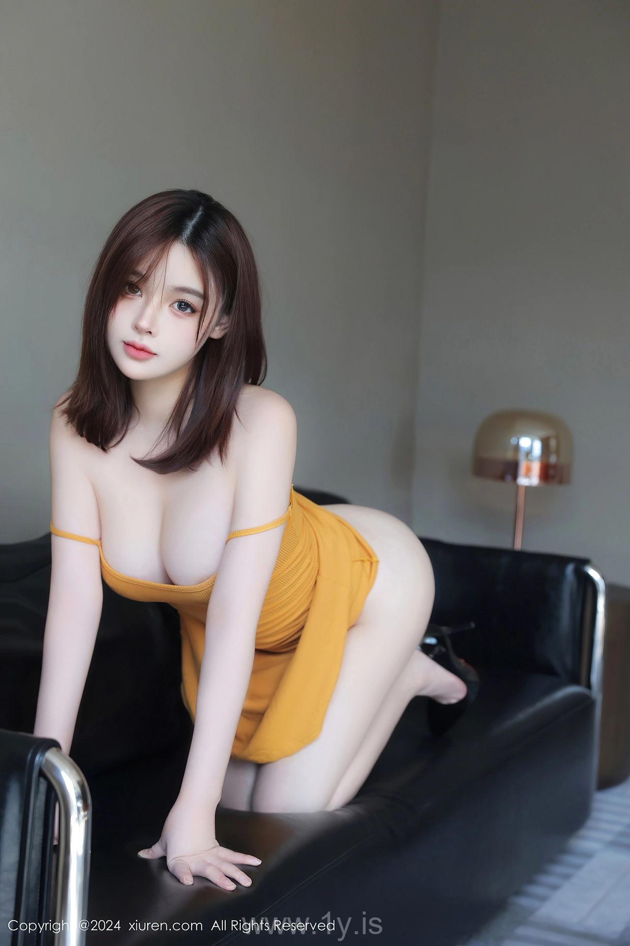 XIUREN(秀人网) No.9103 Fashionable Asian Femme fatale 麻布学妹