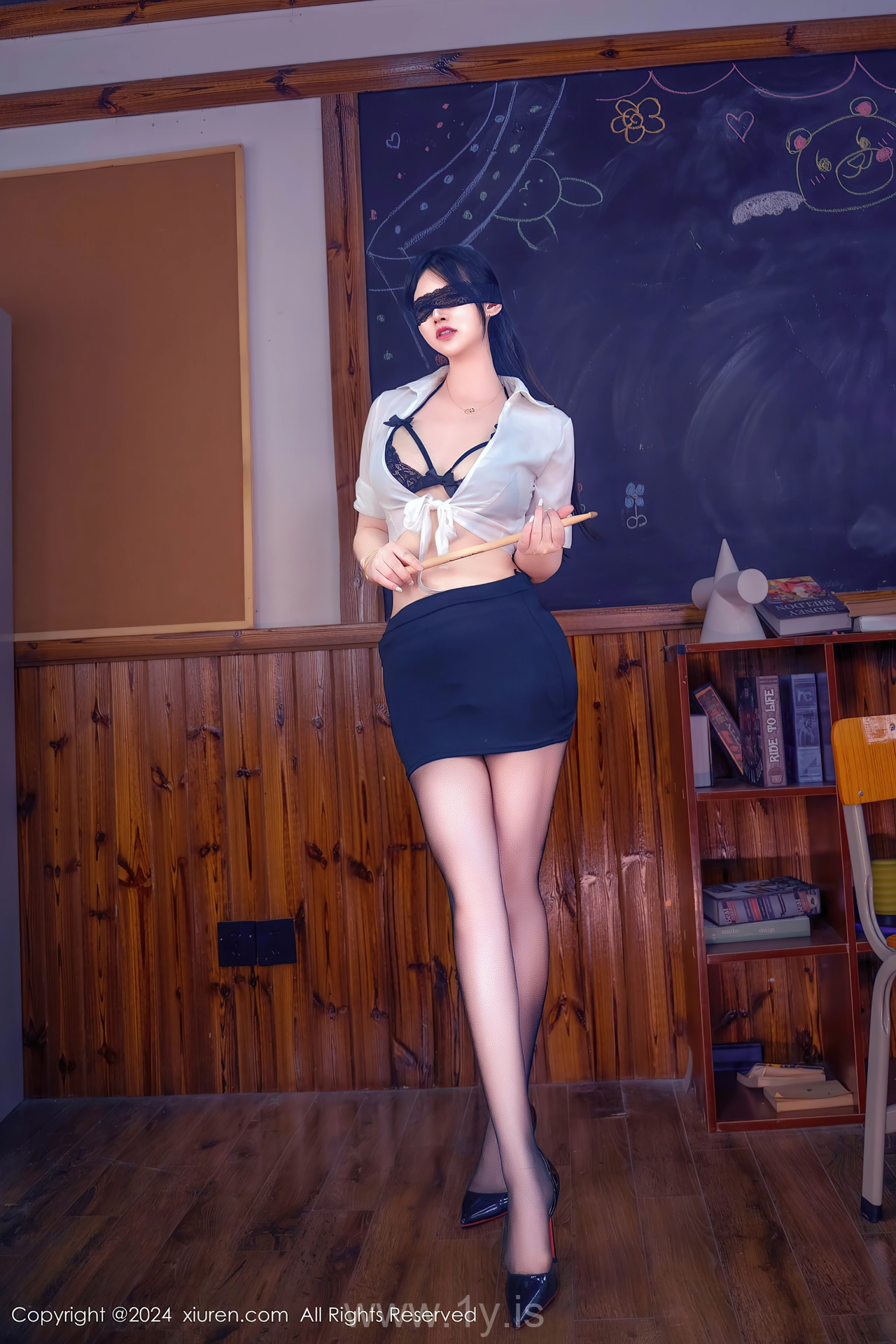 XIUREN(秀人网) No.9130 Glamorous & Lively Asian Starlet 诗诗kiki