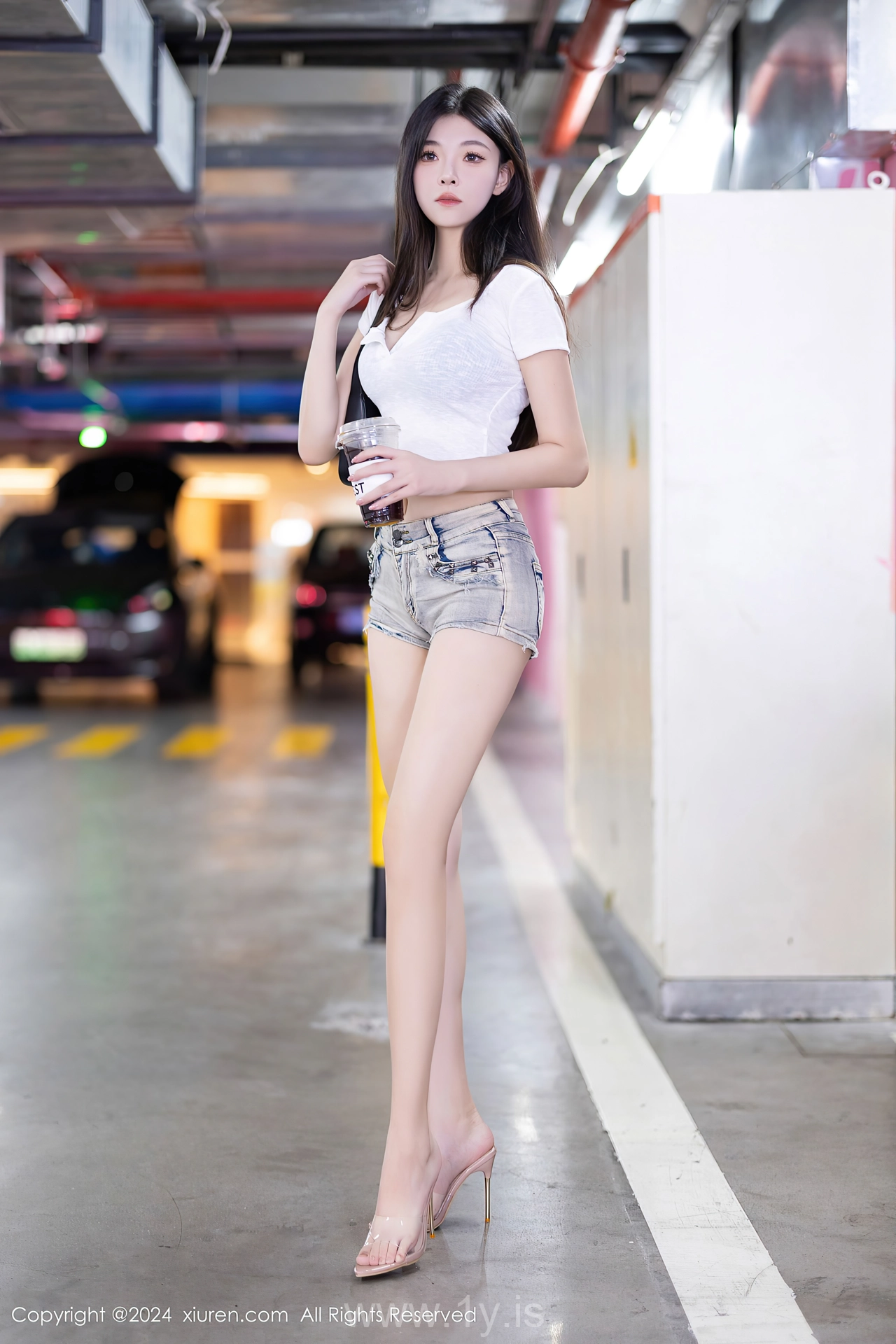 XIUREN(秀人网) No.9141 Cute Chinese Muse 初梦瑶