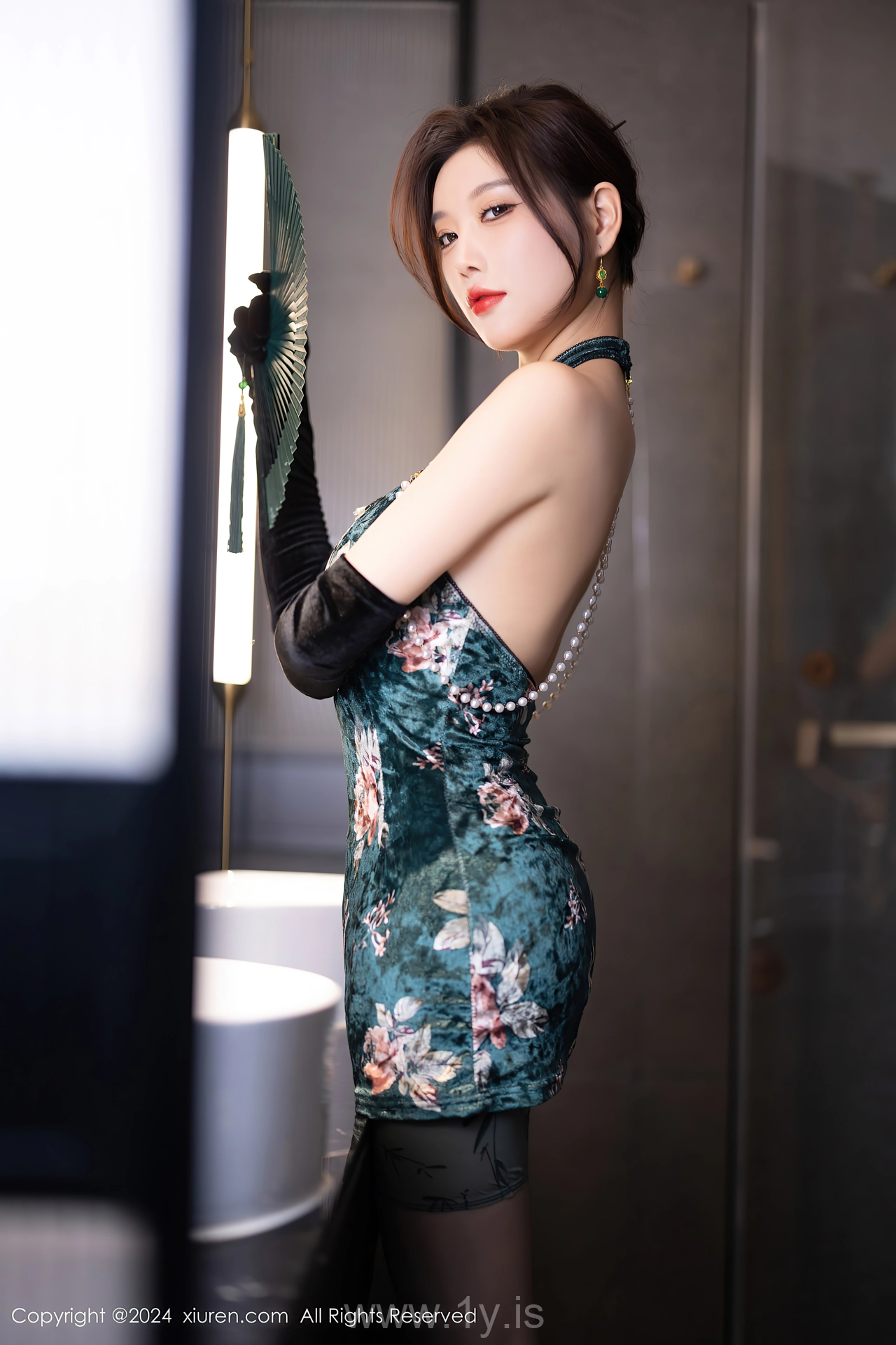 XIUREN(秀人网) No.9165 Flawless Asian Mature Princess 杨晨晨Yome